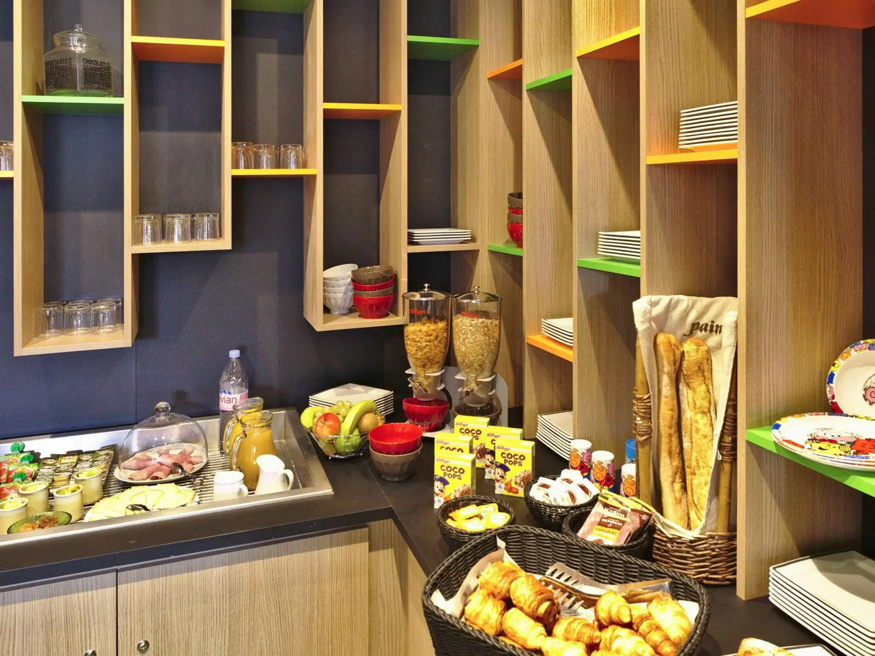 Restaurant/places to eat in ibis Styles Moulins Centre