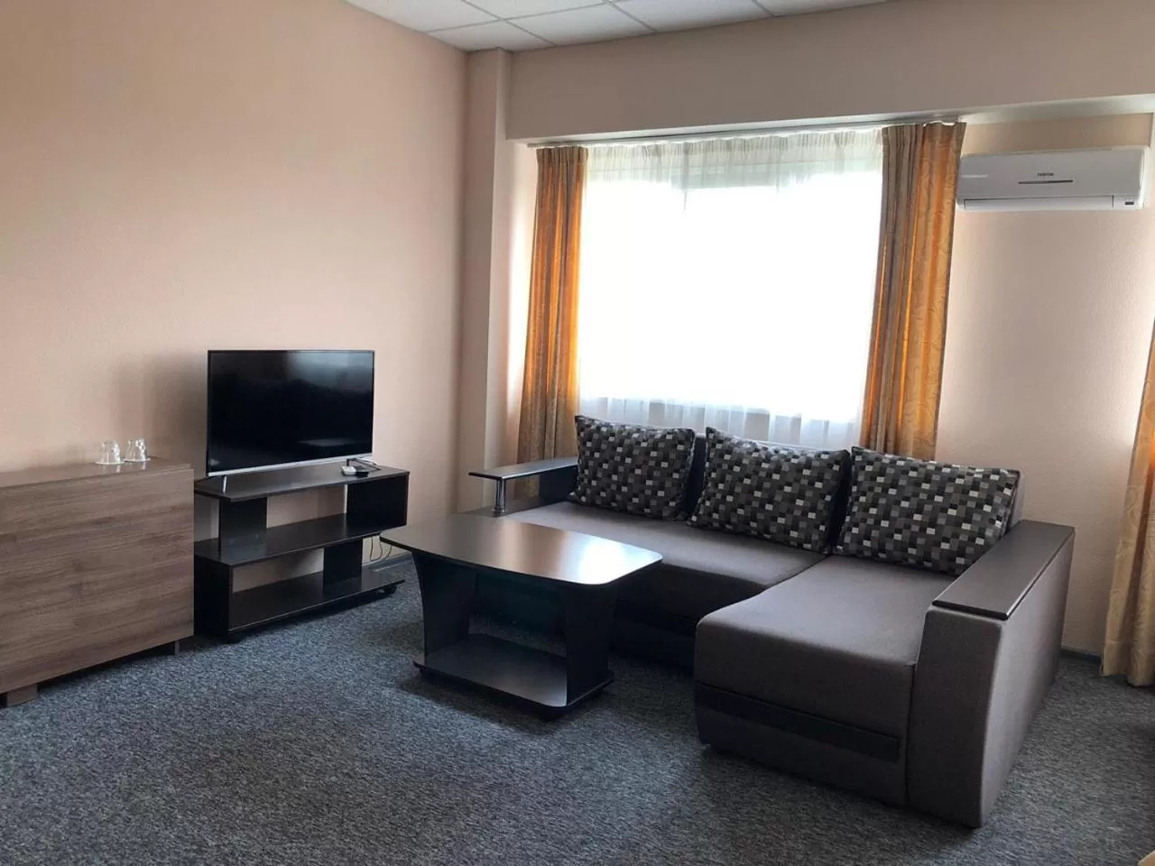 Seating Area in Mini Hotel on Brovarskaya