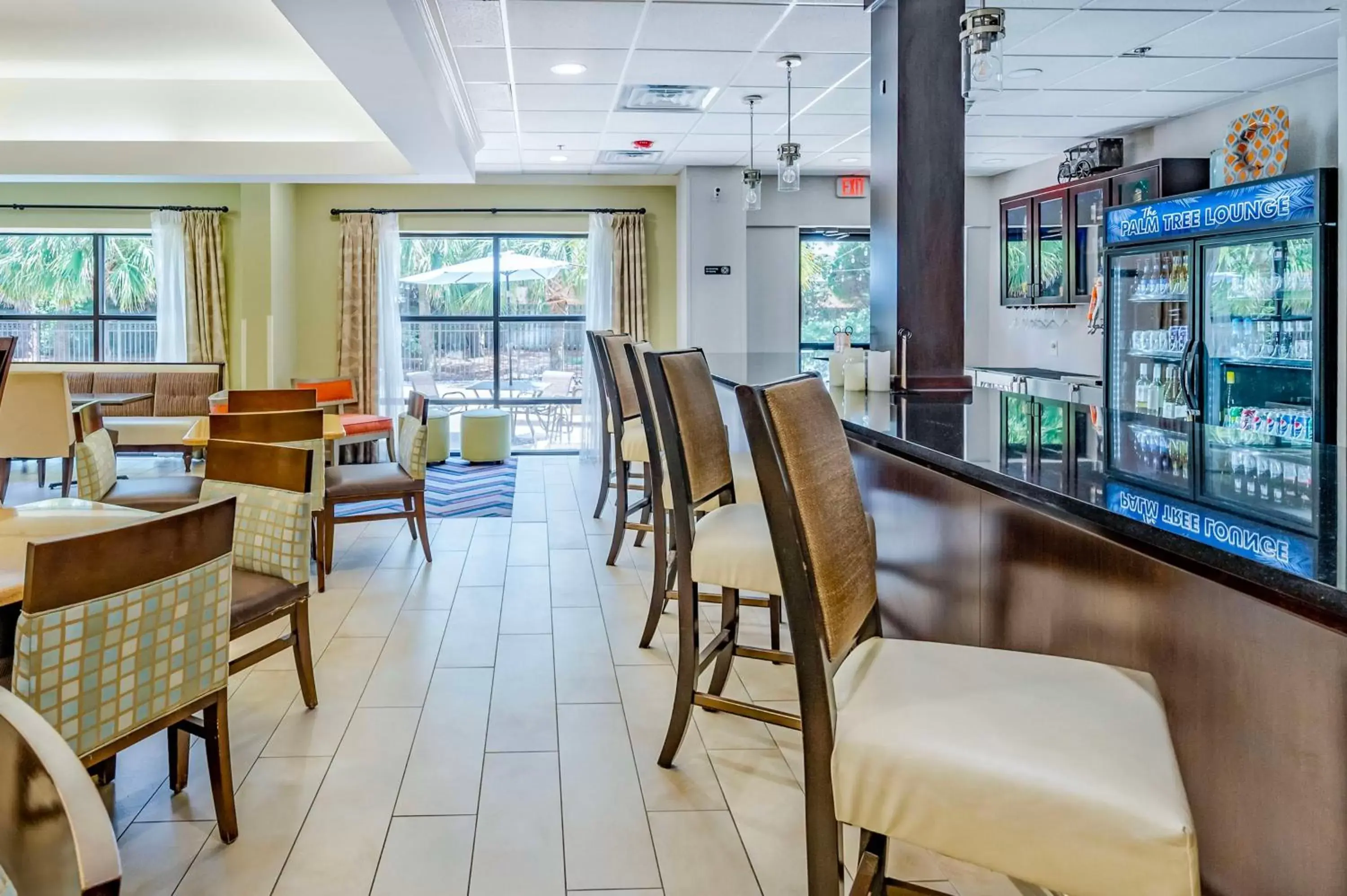 Lounge or bar, Restaurant/Places to Eat in Hampton Inn Wilmington-Medical Park