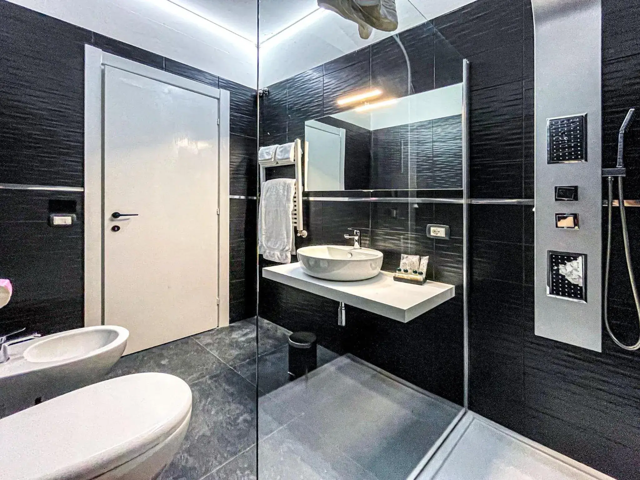 Shower, Bathroom in Hotel Gioia