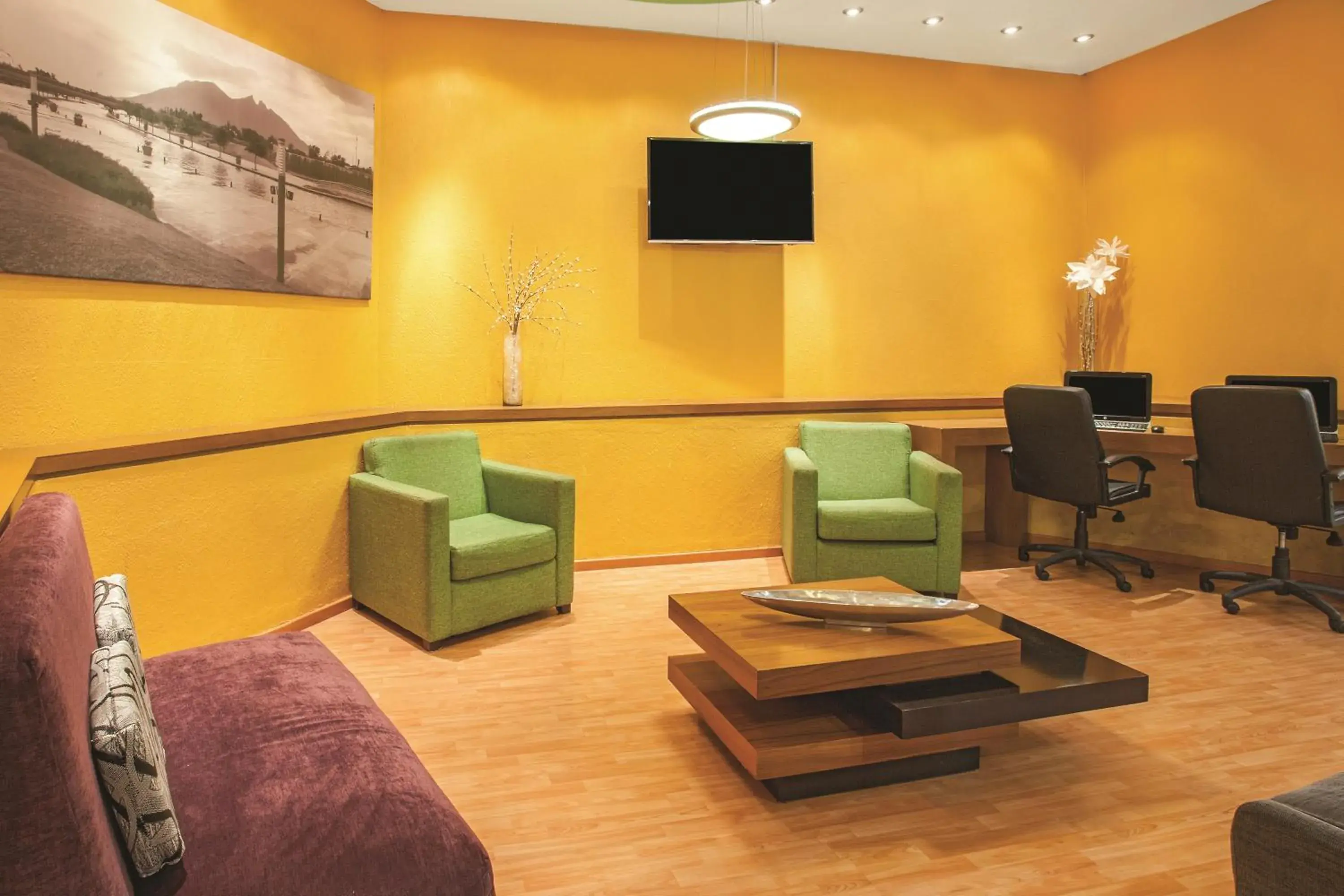 Business facilities, TV/Entertainment Center in CHN Hotel Monterrey Norte, Trademark Collection by Wyndham