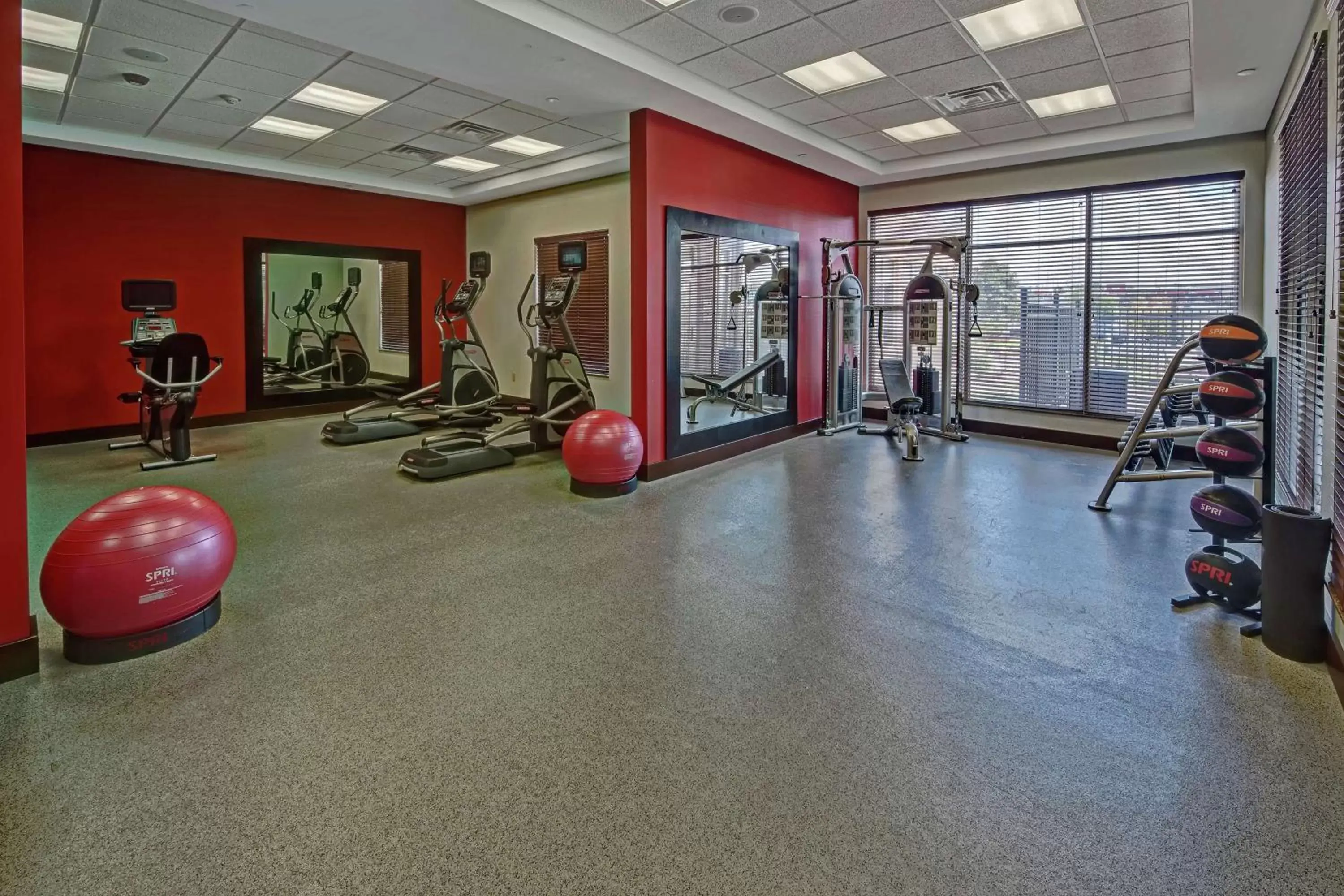 Fitness centre/facilities, Fitness Center/Facilities in Hilton Garden Inn Midtown Tulsa