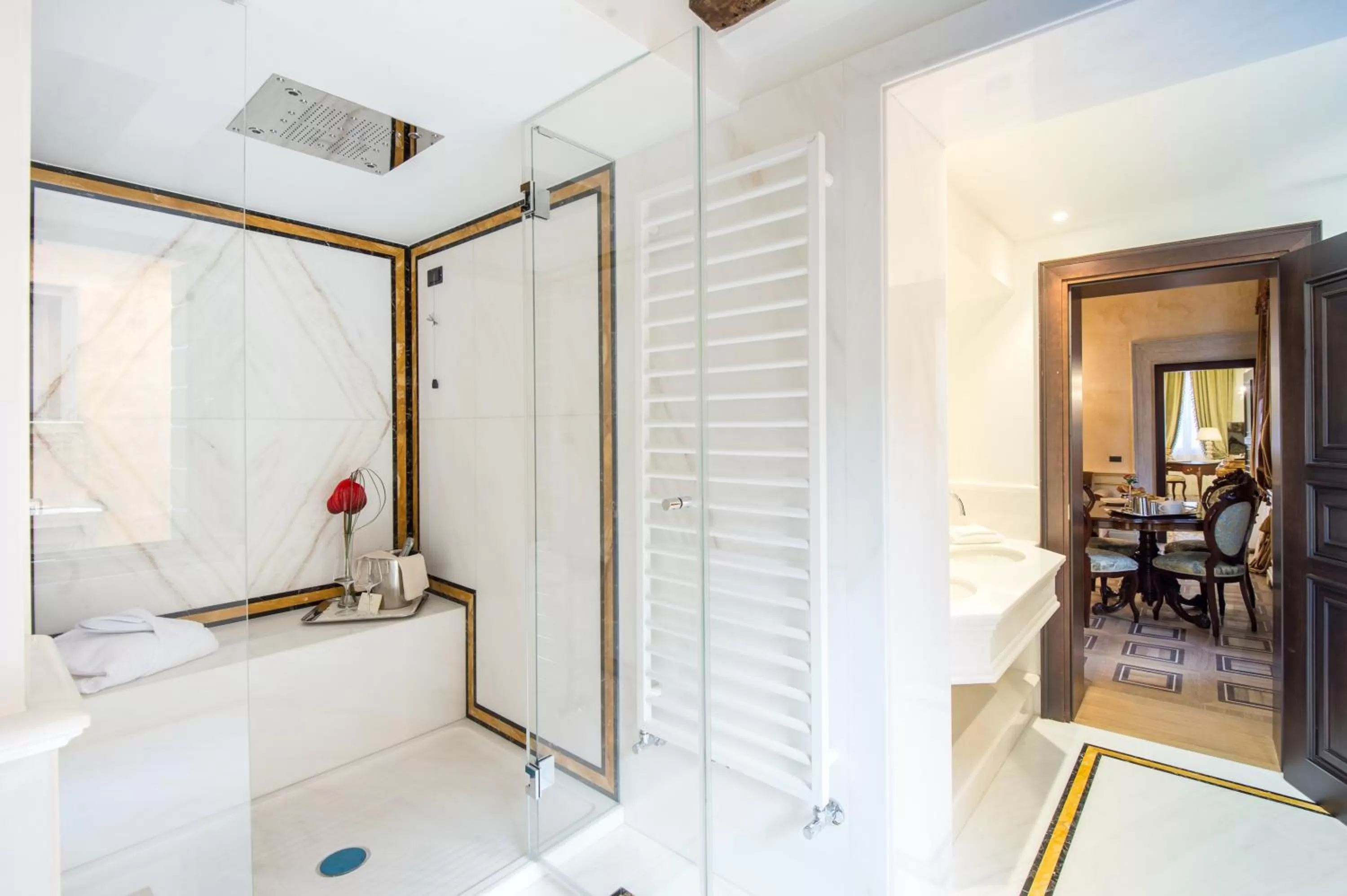 Bathroom, Bed in Hotel Nani Mocenigo Palace