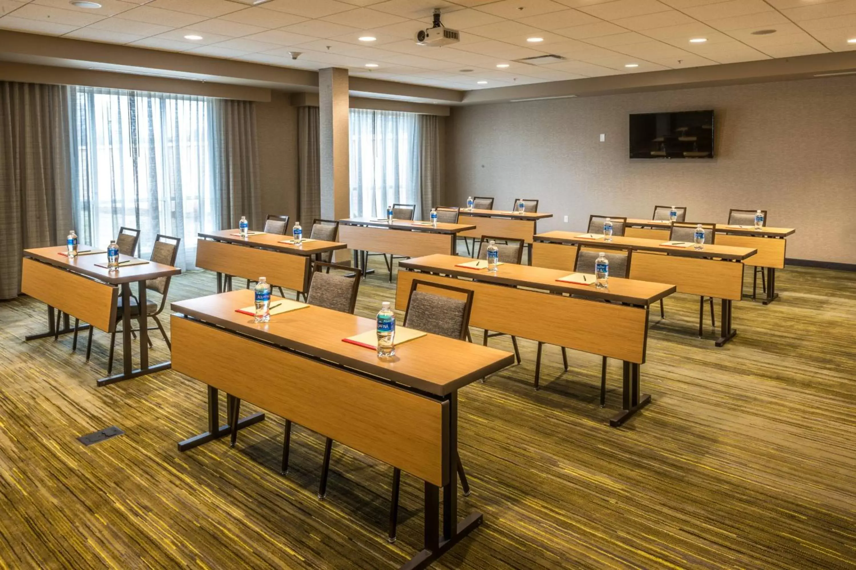 Meeting/conference room, Restaurant/Places to Eat in Courtyard by Marriott Somerset