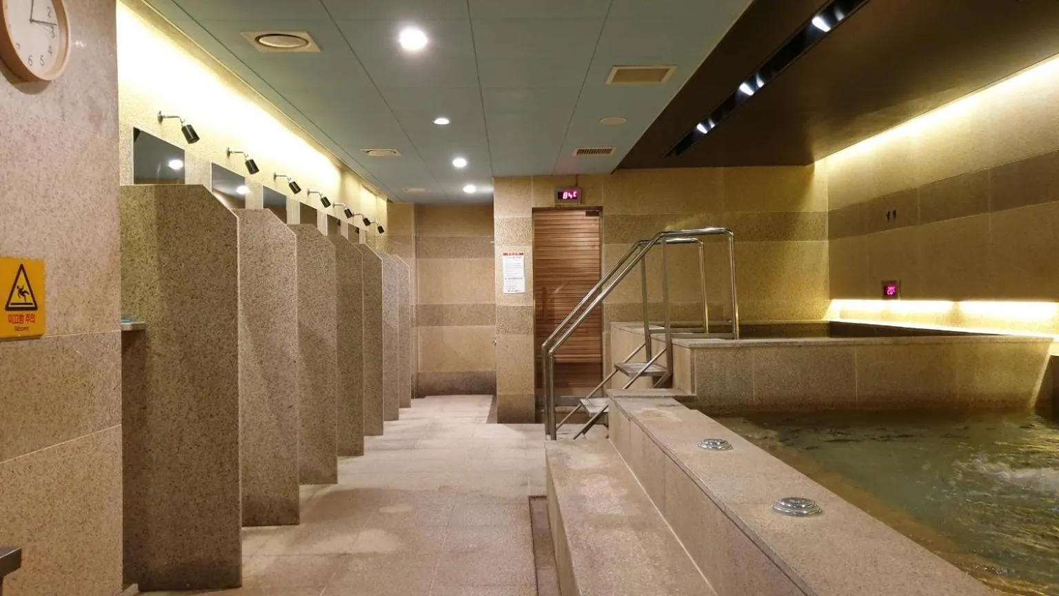 Sauna in Hotel The Designers Seoul Station