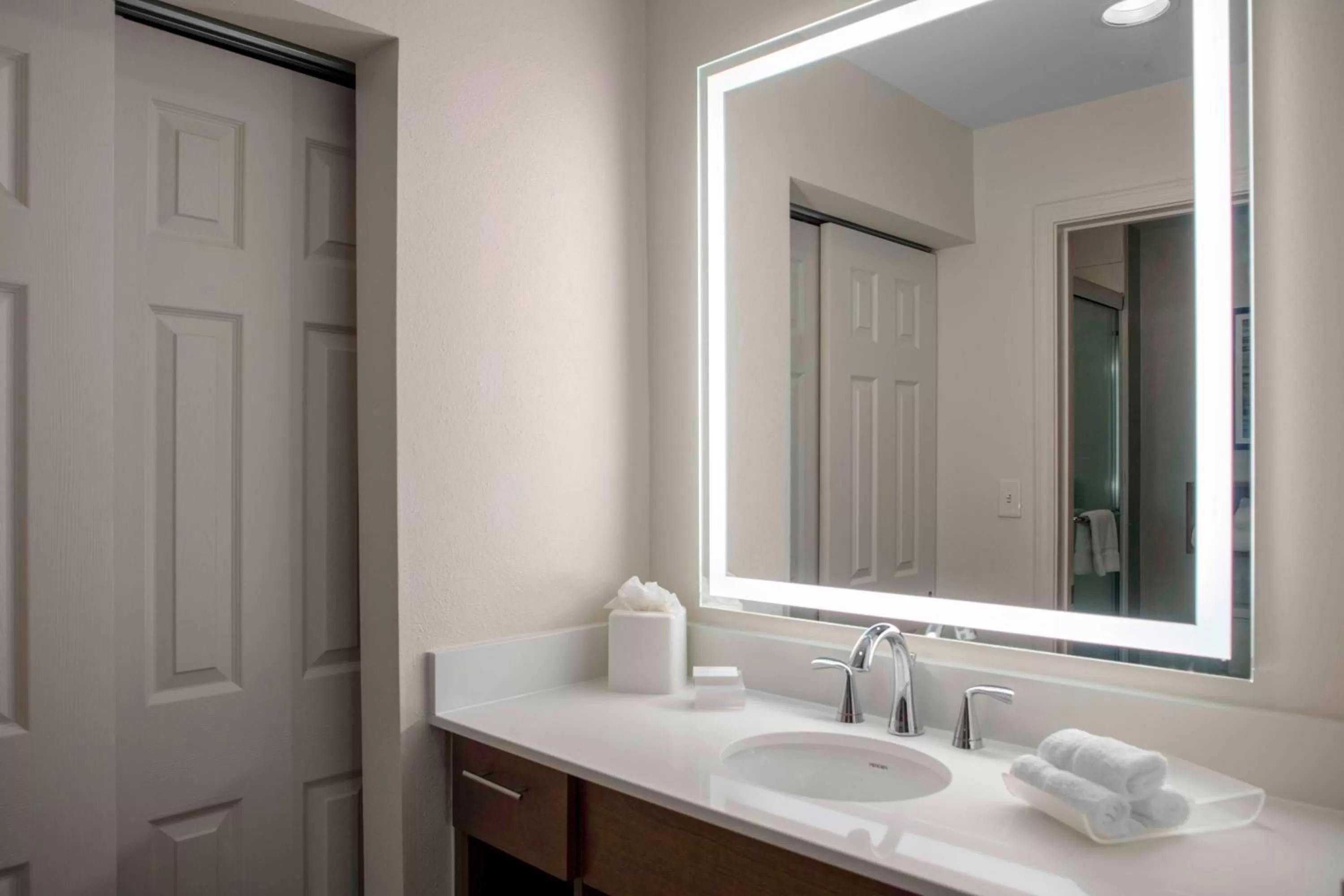 Bathroom in Homewood Suites by Hilton St. Louis - Galleria