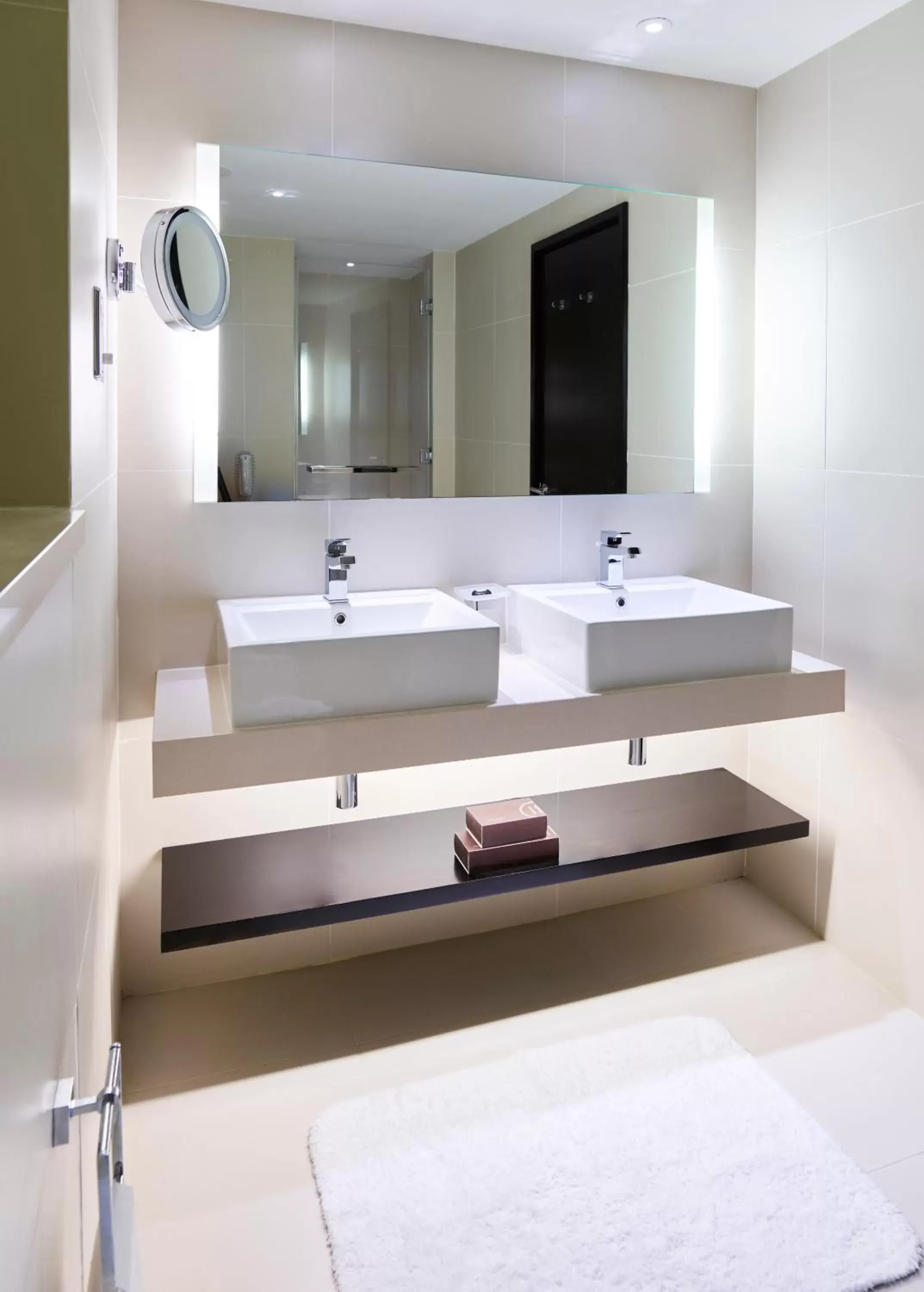 Bathroom in Pullman Dubai Creek City Centre
