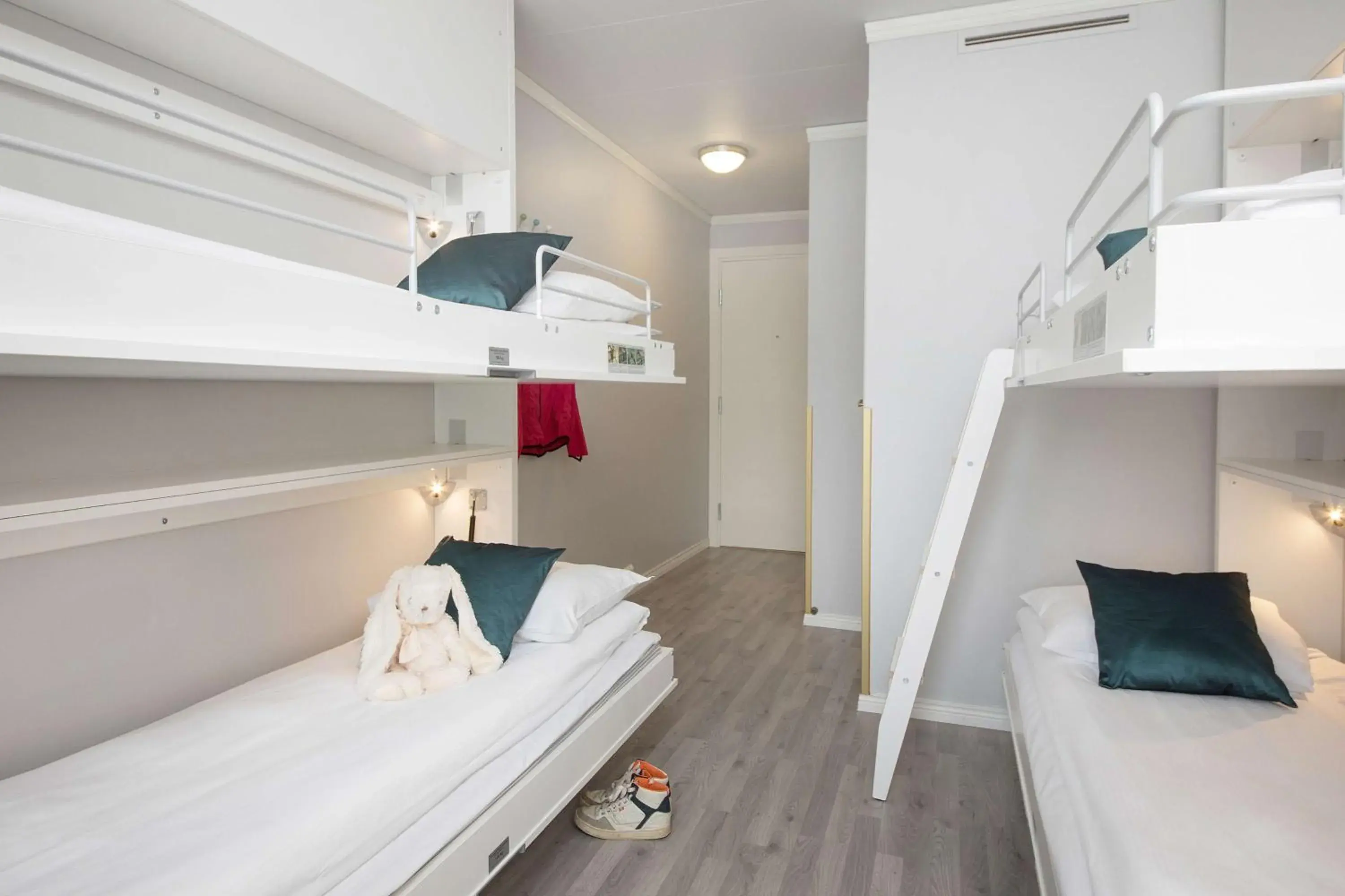 Photo of the whole room, Bunk Bed in Scandic Gardermoen