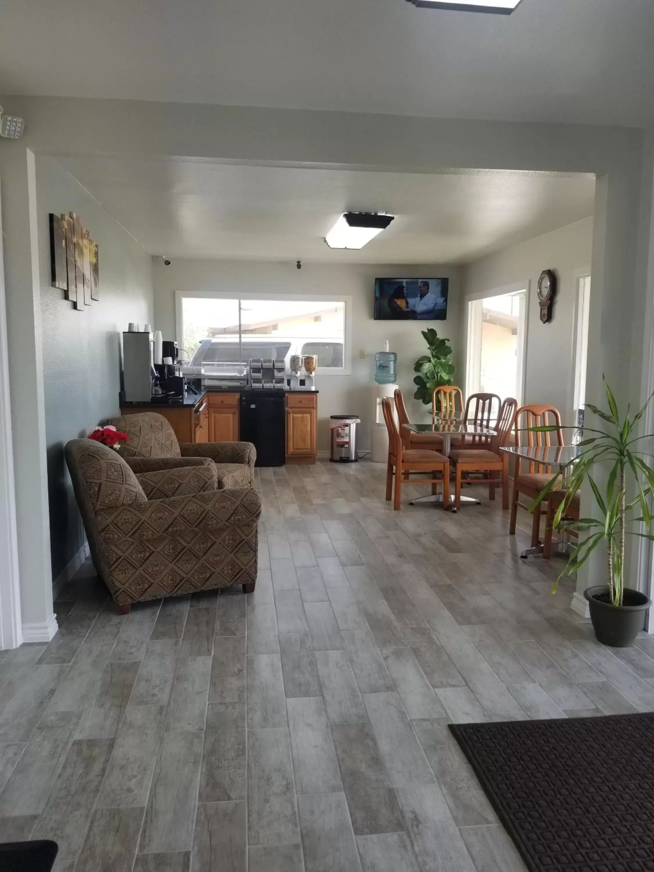 Seating Area in Gold Key Inn