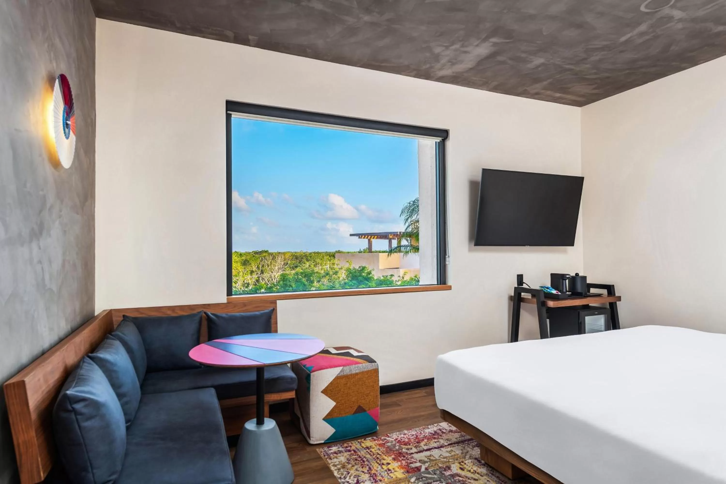Photo of the whole room, Bed in Aloft Tulum
