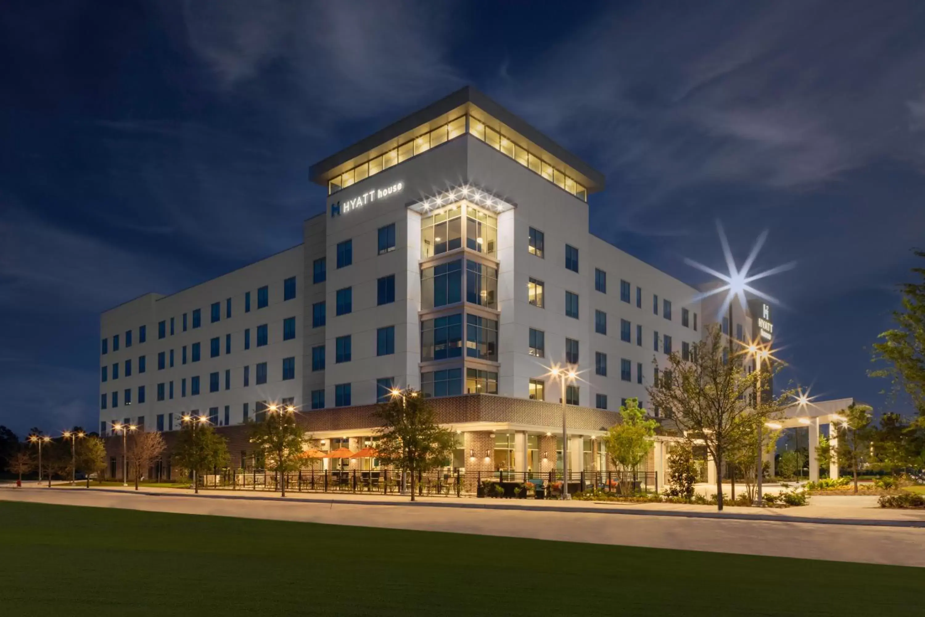 Property building in Hyatt House The Woodlands-Shenandoah Property building in Hyatt House The Woodlands-Shenandoah