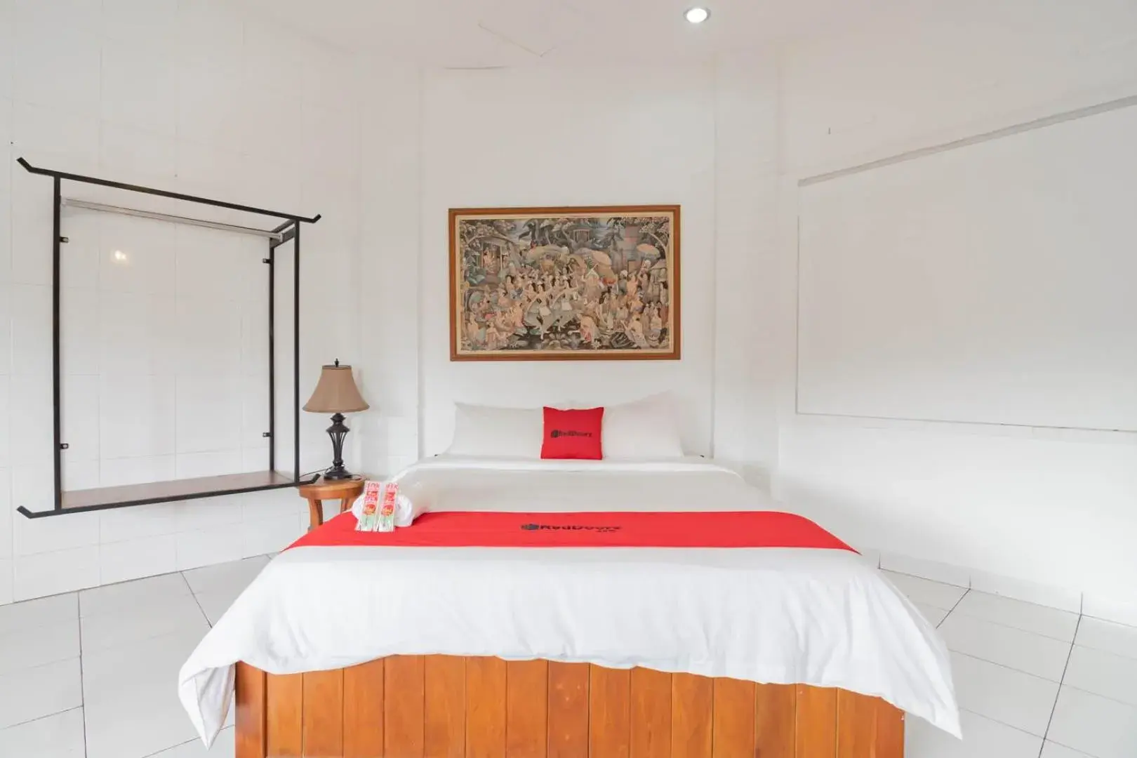 Bedroom, Bed in RedDoorz Plus near Dago Pakar