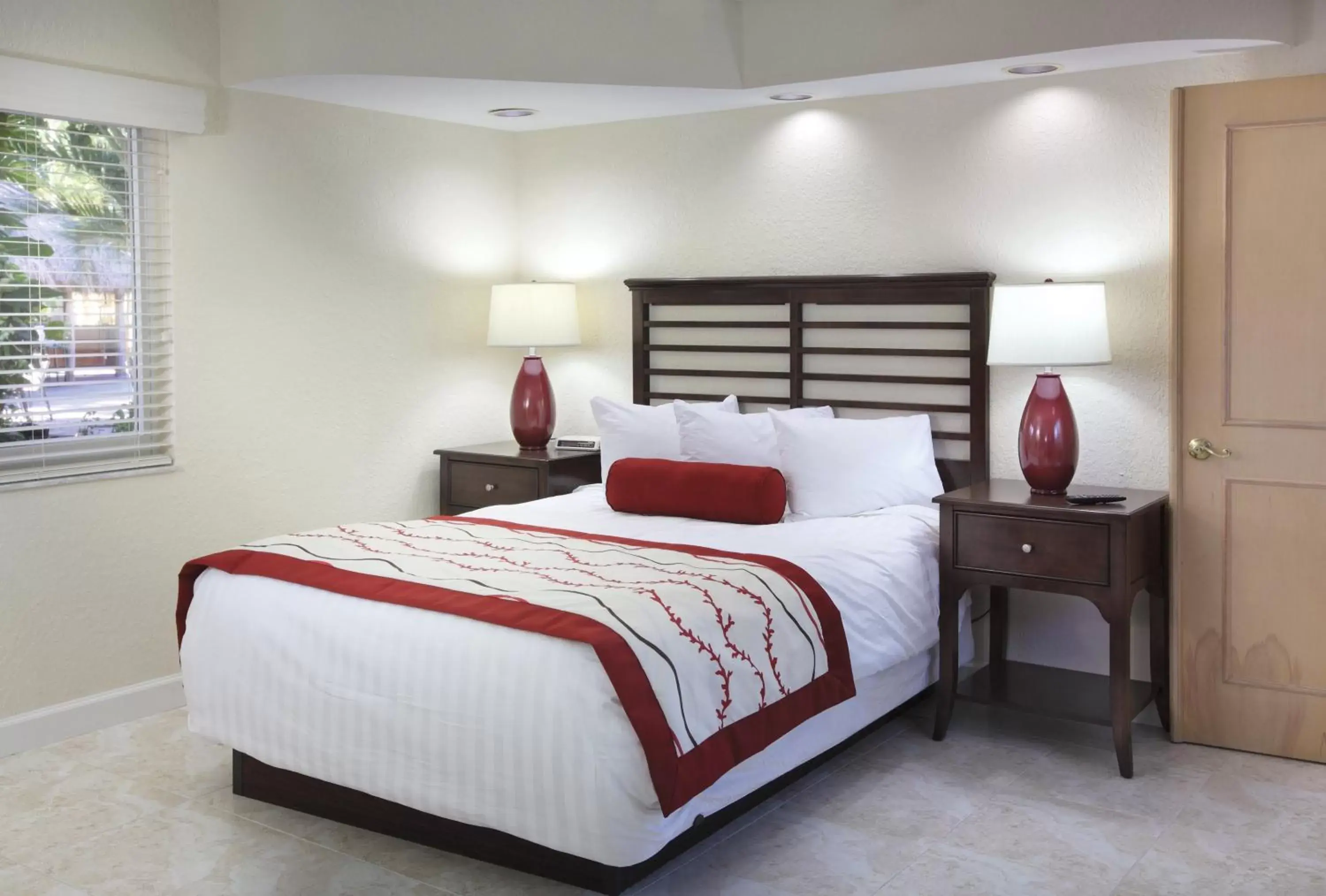 Photo of the whole room, Bed in Club Wyndham Sea Gardens Photo of the whole room, Bed in Club Wyndham Sea Gardens