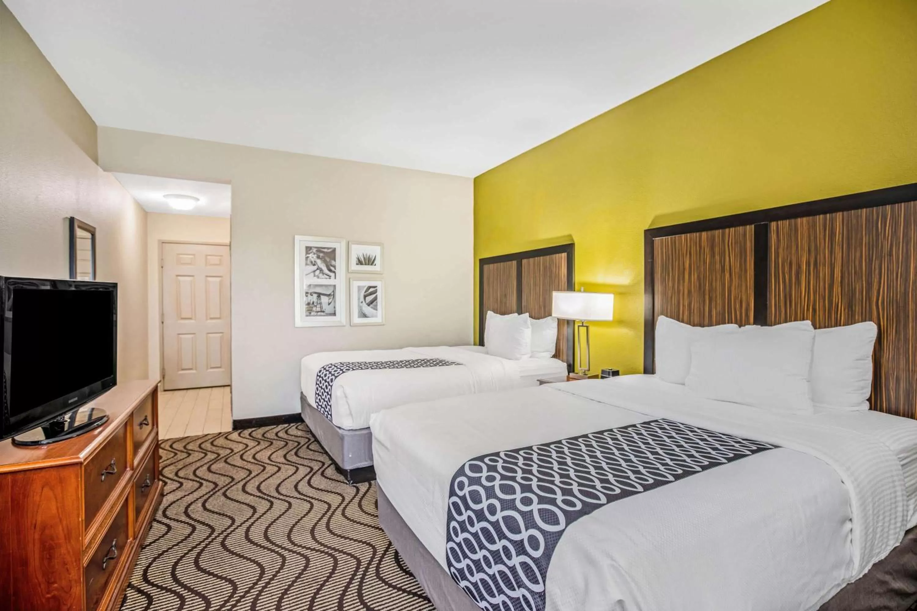 Photo of the whole room in La Quinta by Wyndham Corpus Christi Northwest