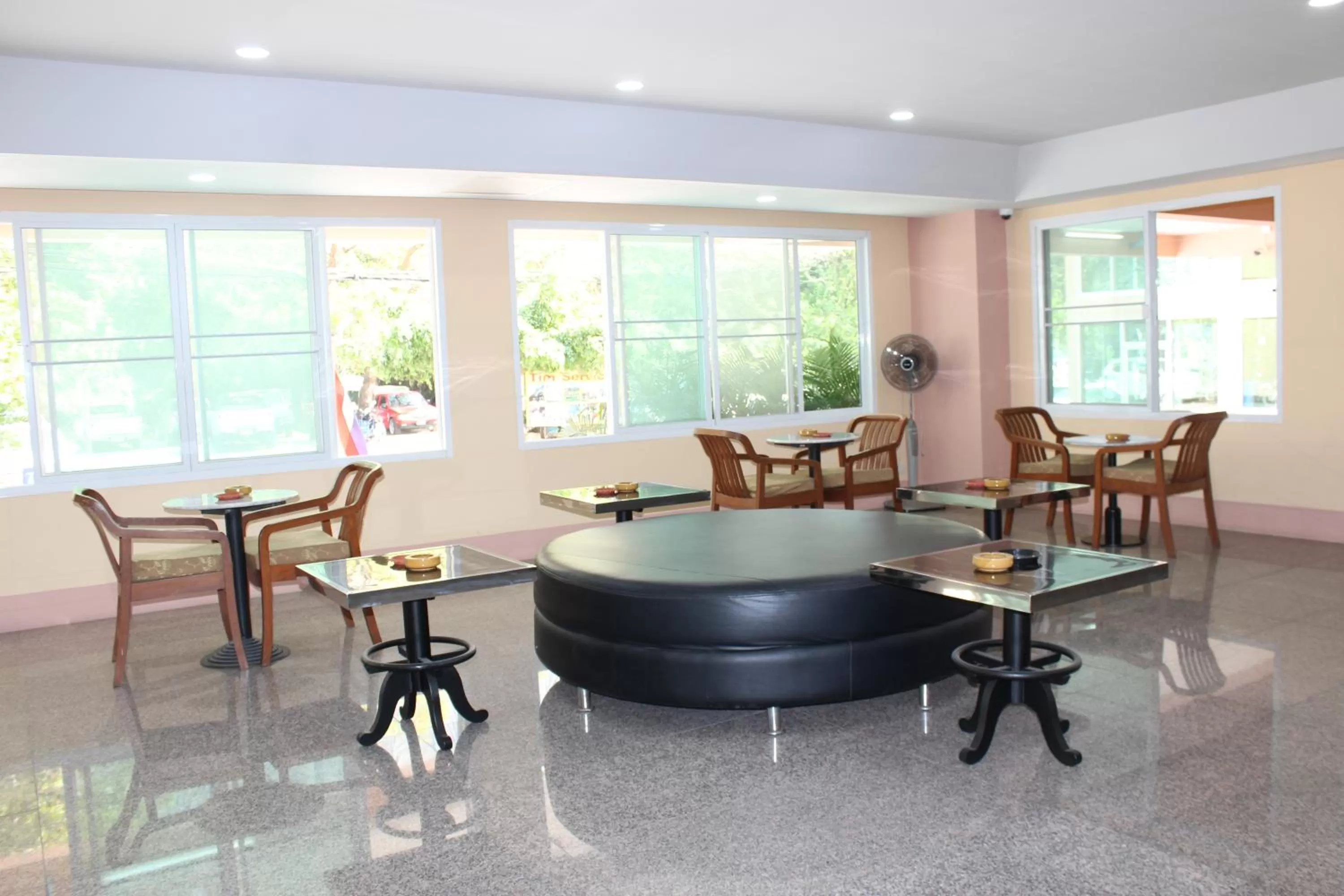 Lobby or reception in A.A. Pattaya Golden Beach Hotel