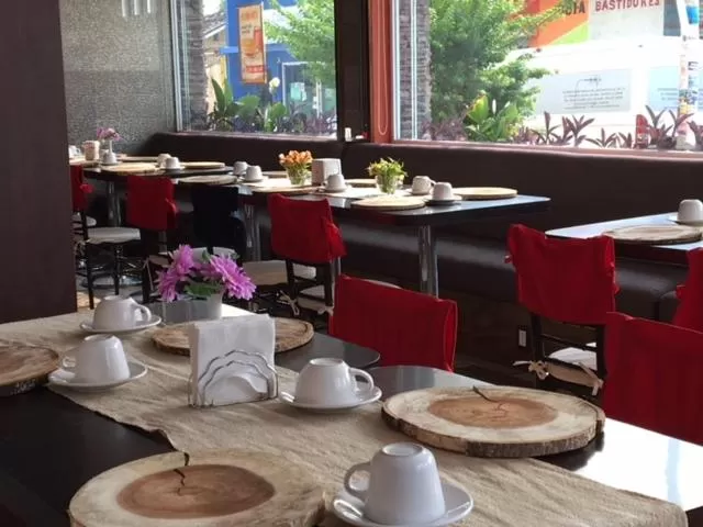 Restaurant/places to eat in Hotel San Miguel, en el Centro - Desayuno Incluido