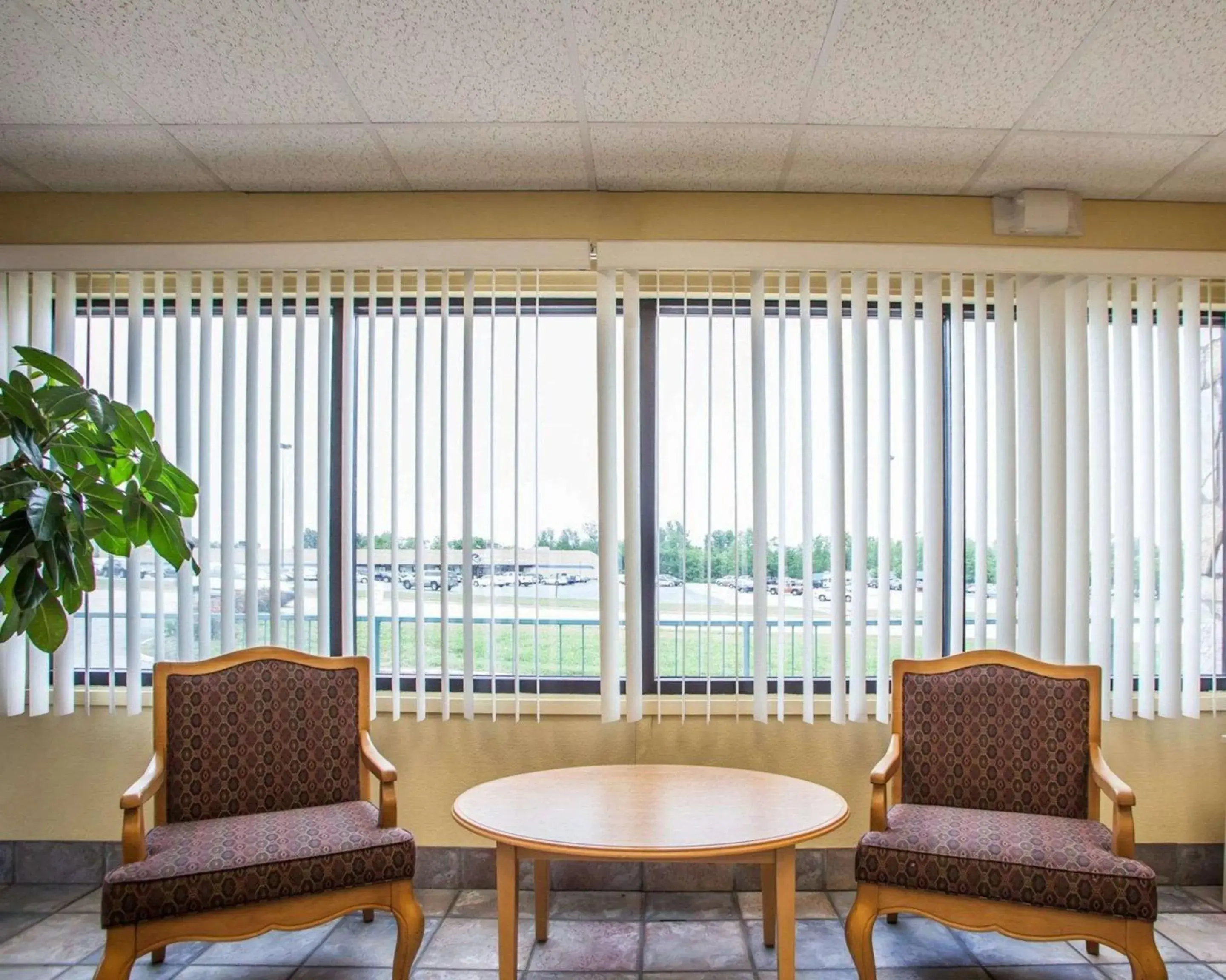 Lobby or reception, Seating Area in Relax Inn Saint Charles