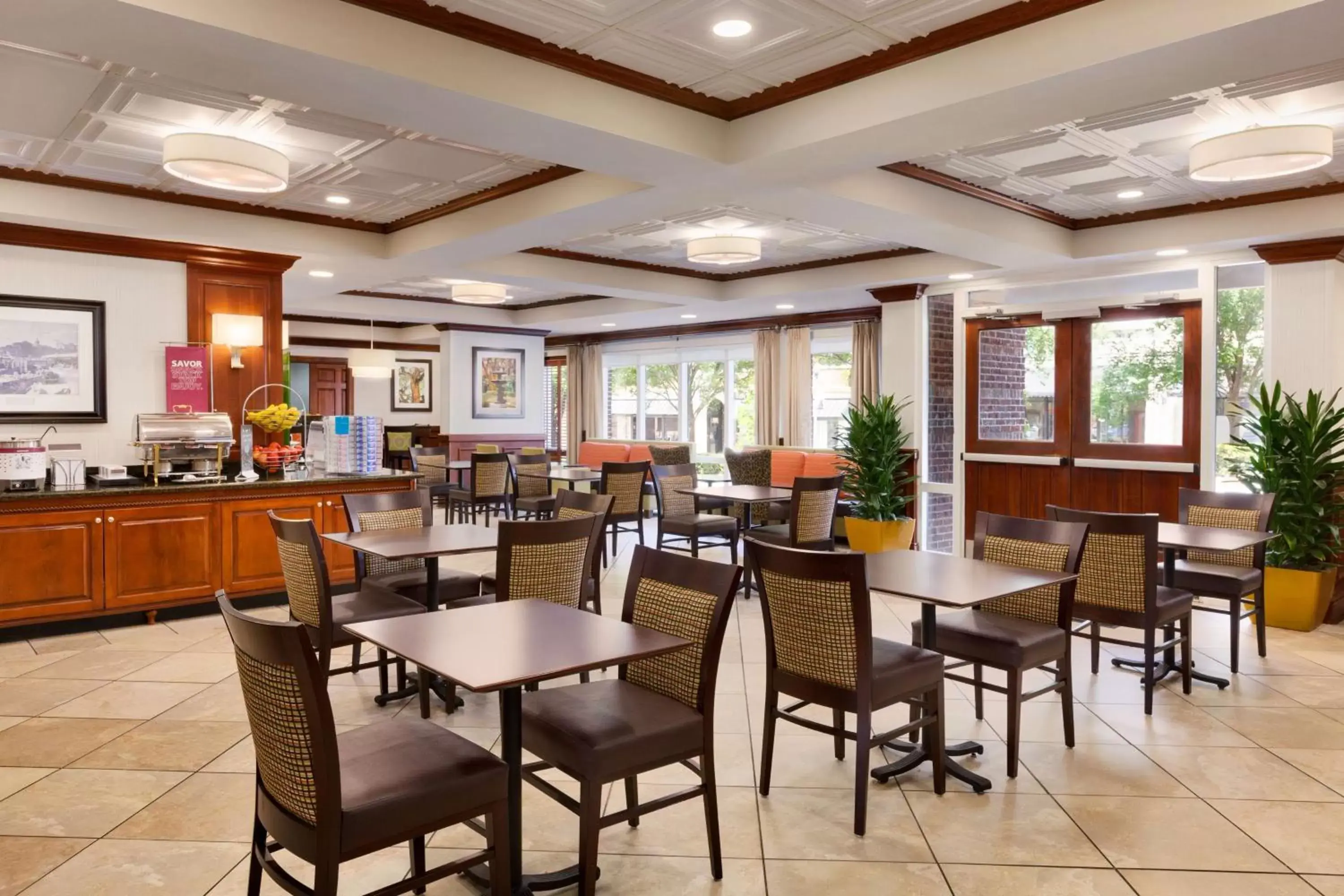 Dining area, Restaurant/Places to Eat in Hampton Inn Columbia-Downtown Historic District