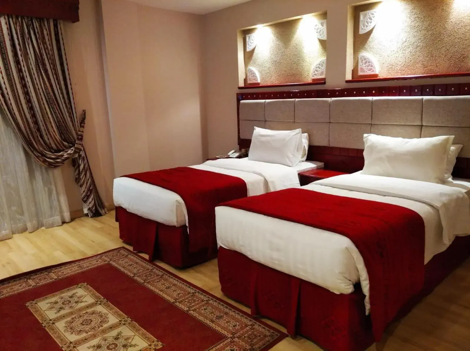 Bedroom, Bed in Al Liwan Suites