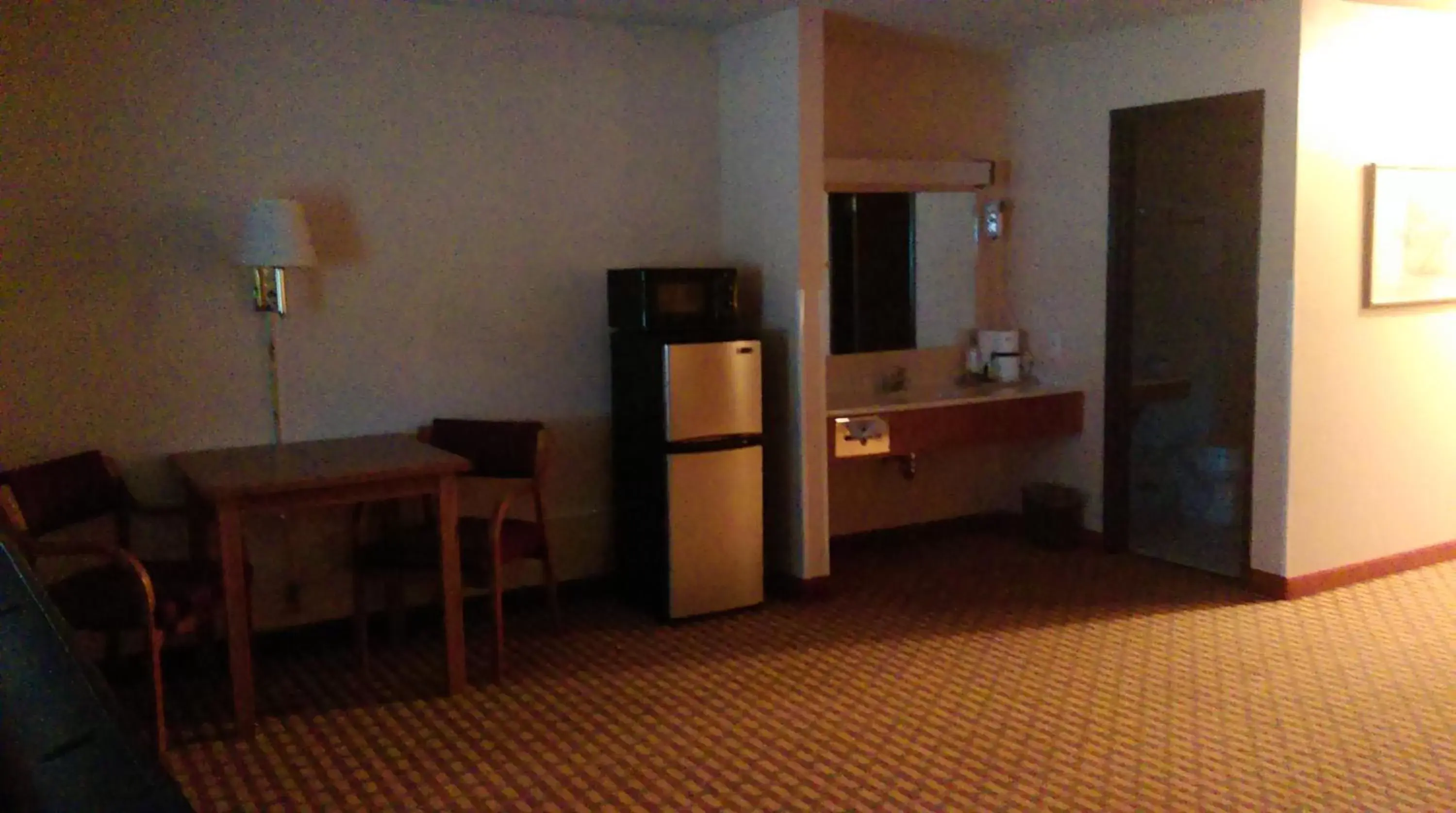 King Studio Suite - Non-Smoking in Super 8 by Wyndham Mt. Vernon