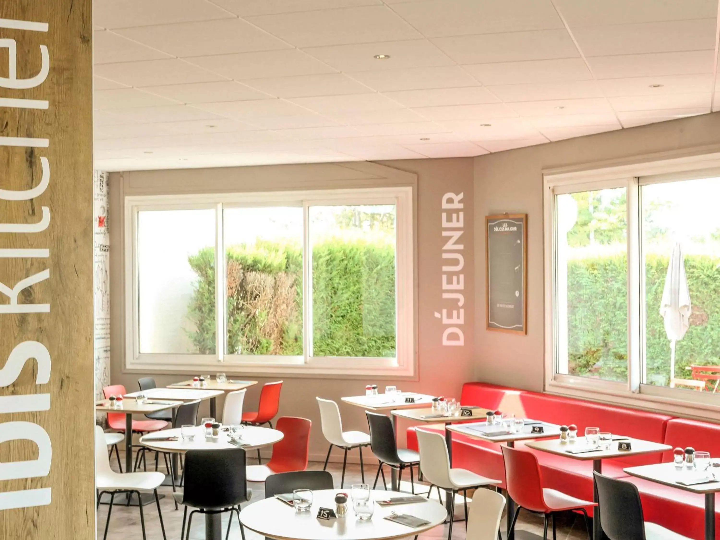 Restaurant/Places to Eat in ibis Chalons en Champagne