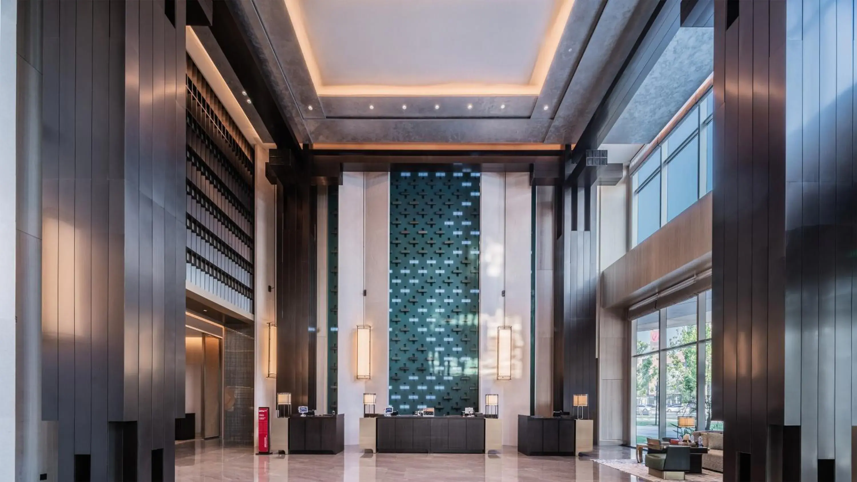 Property building, Lobby/Reception in Hualuxe Xi an Chanba