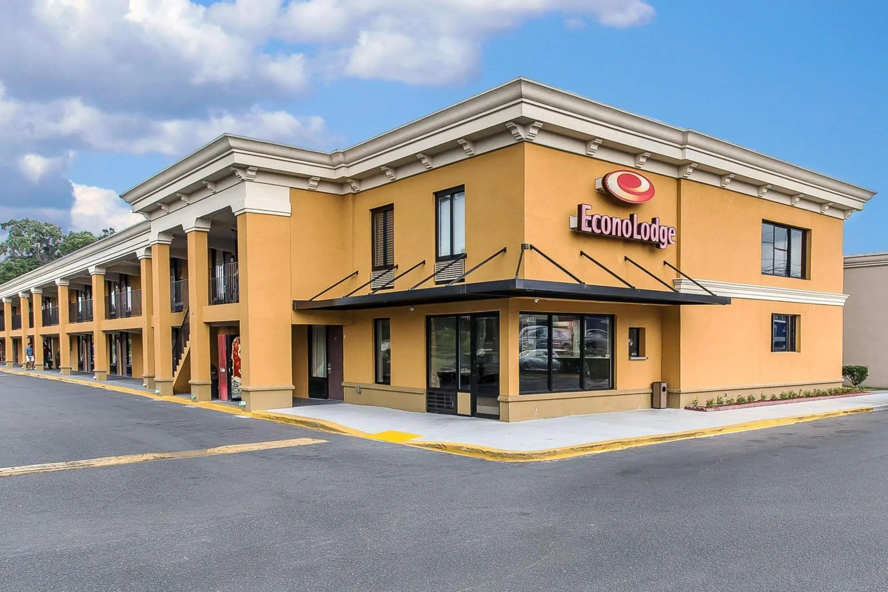 Property Building in Econo Lodge Midtown