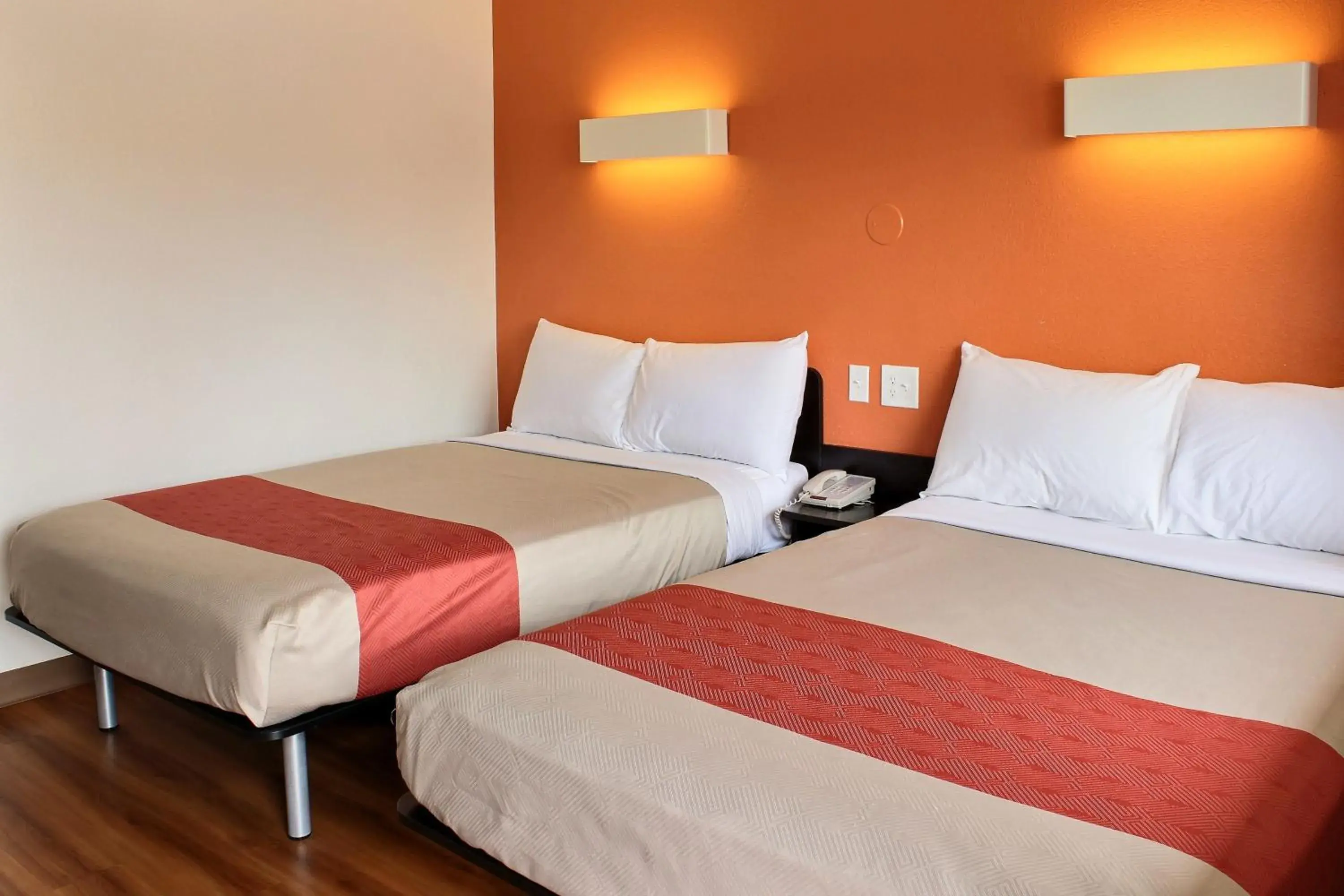 Deluxe Quadruple Room in Motel 6-Pismo Beach, CA Deluxe Quadruple Room in Motel 6-Pismo Beach, CA