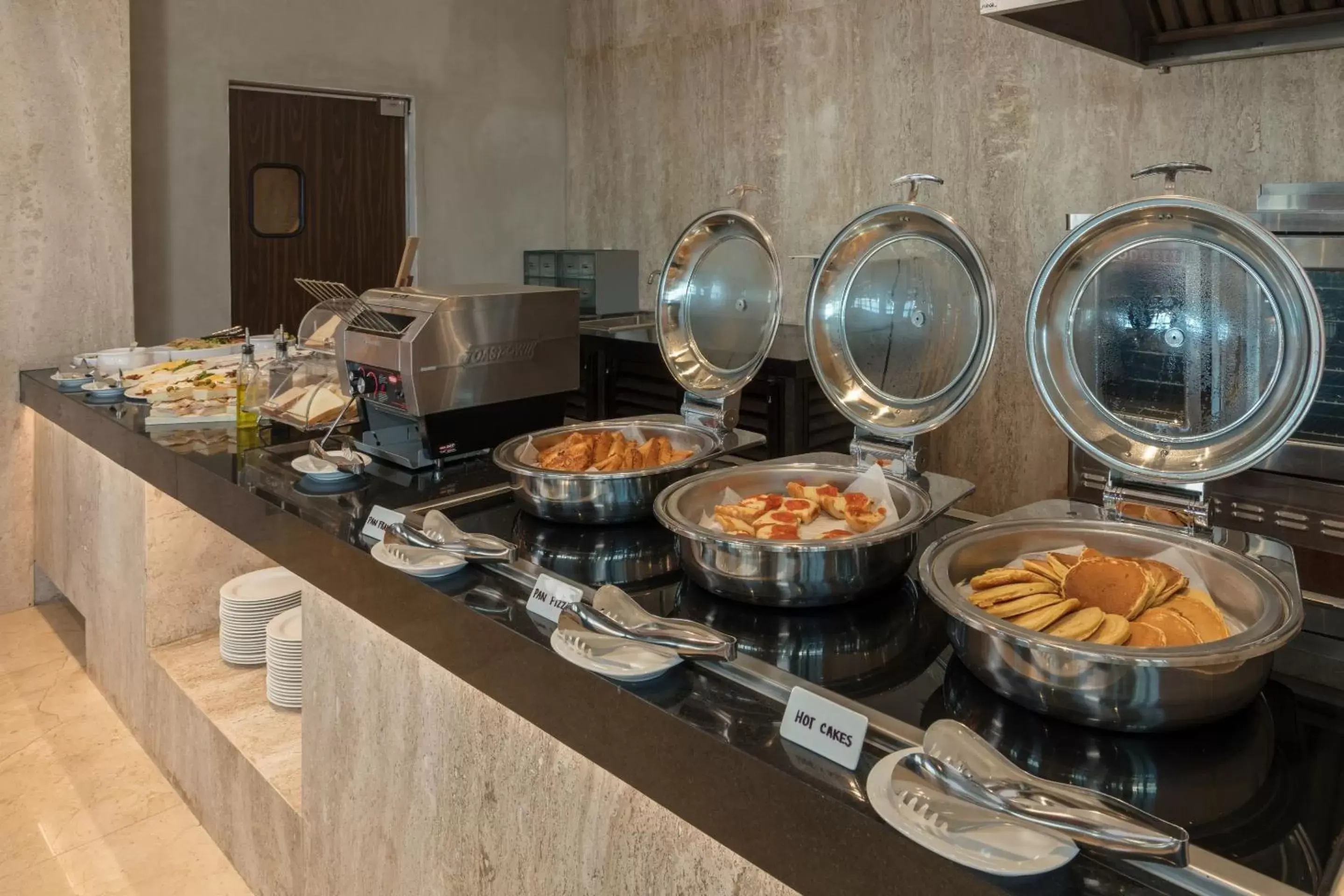 Buffet breakfast, Food in Camino Real Mérida