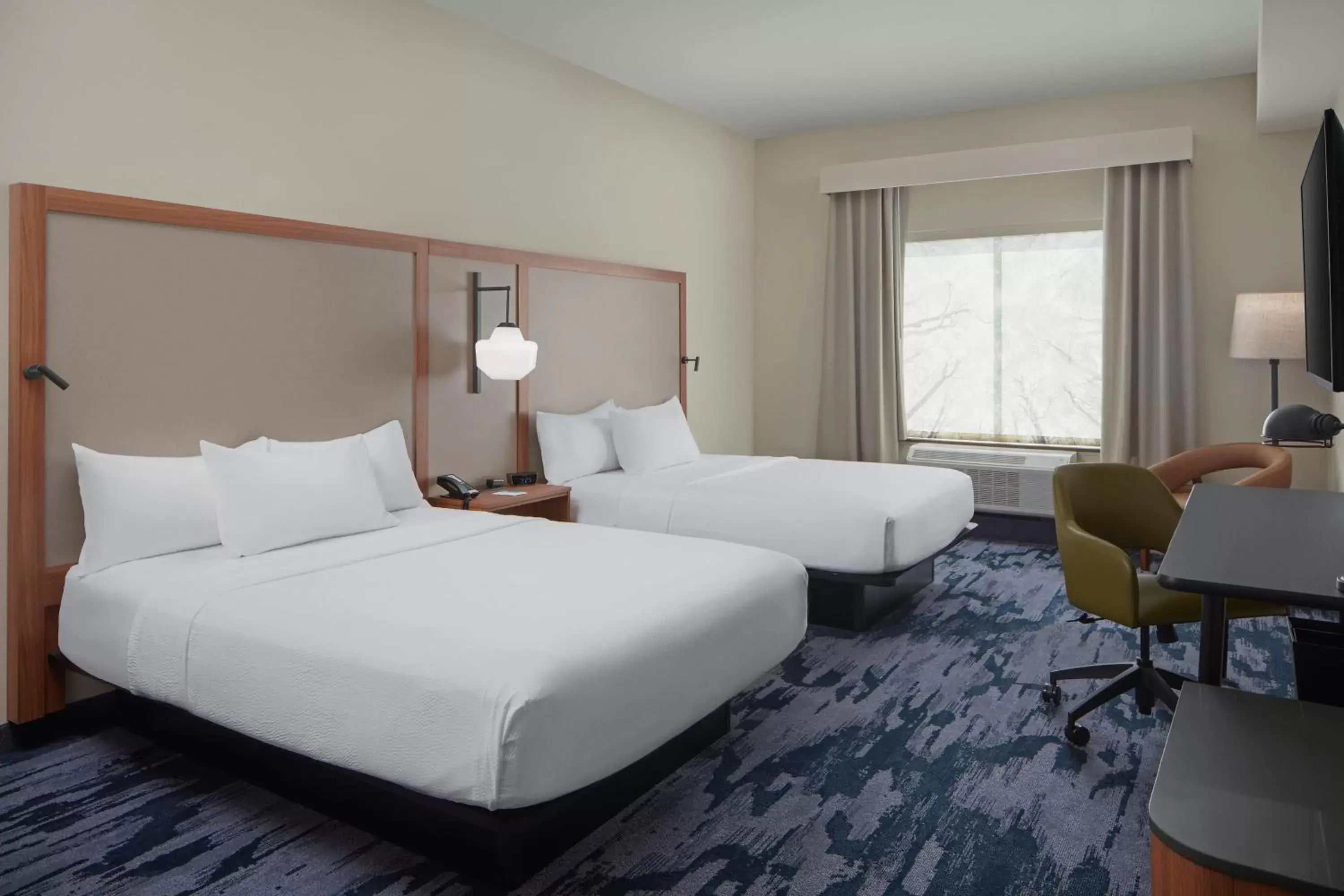 Photo of the whole room, Bed in Fairfield by Marriott Inn & Suites Middletown