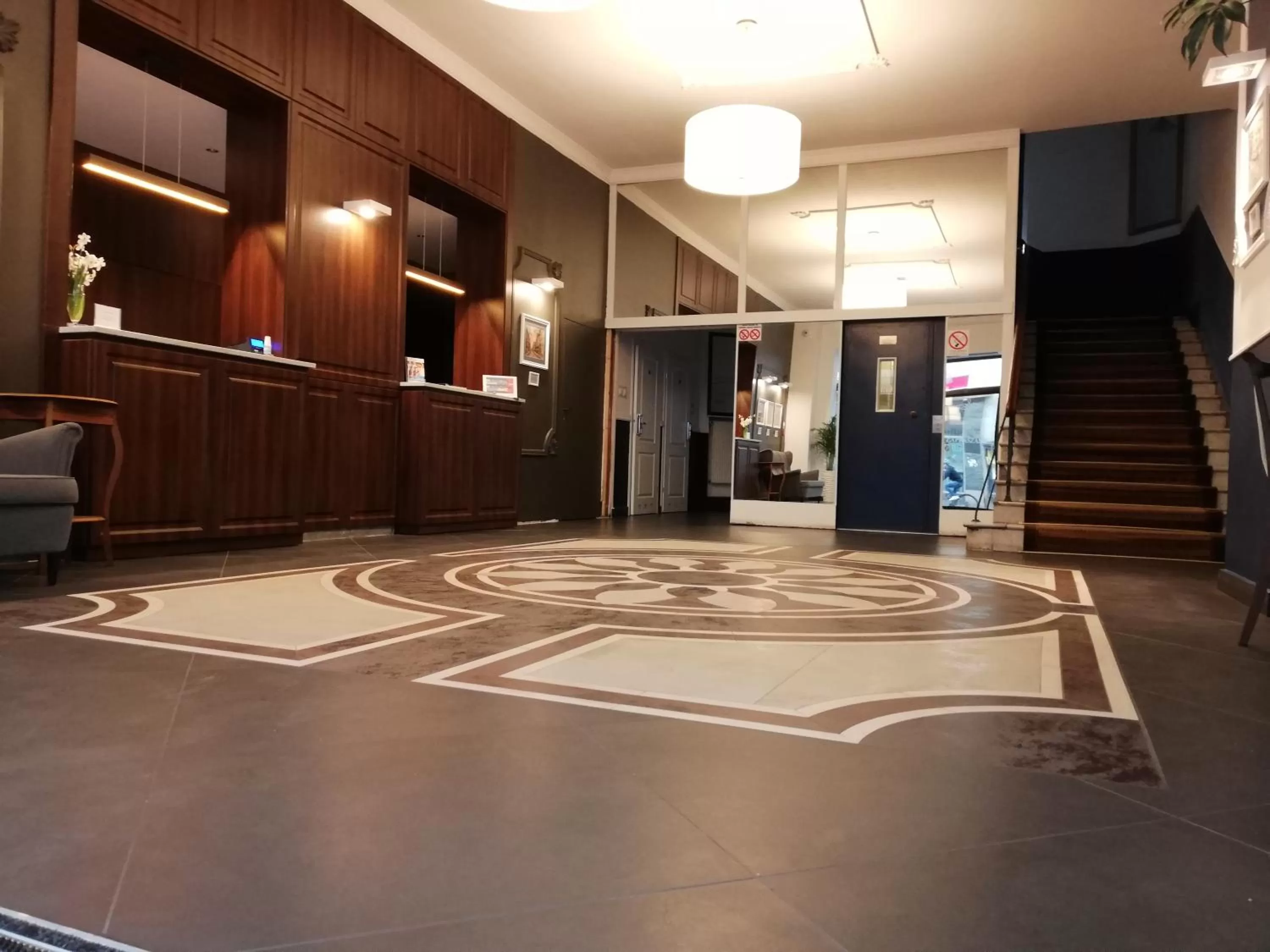 Lobby or reception in Bristol Residence