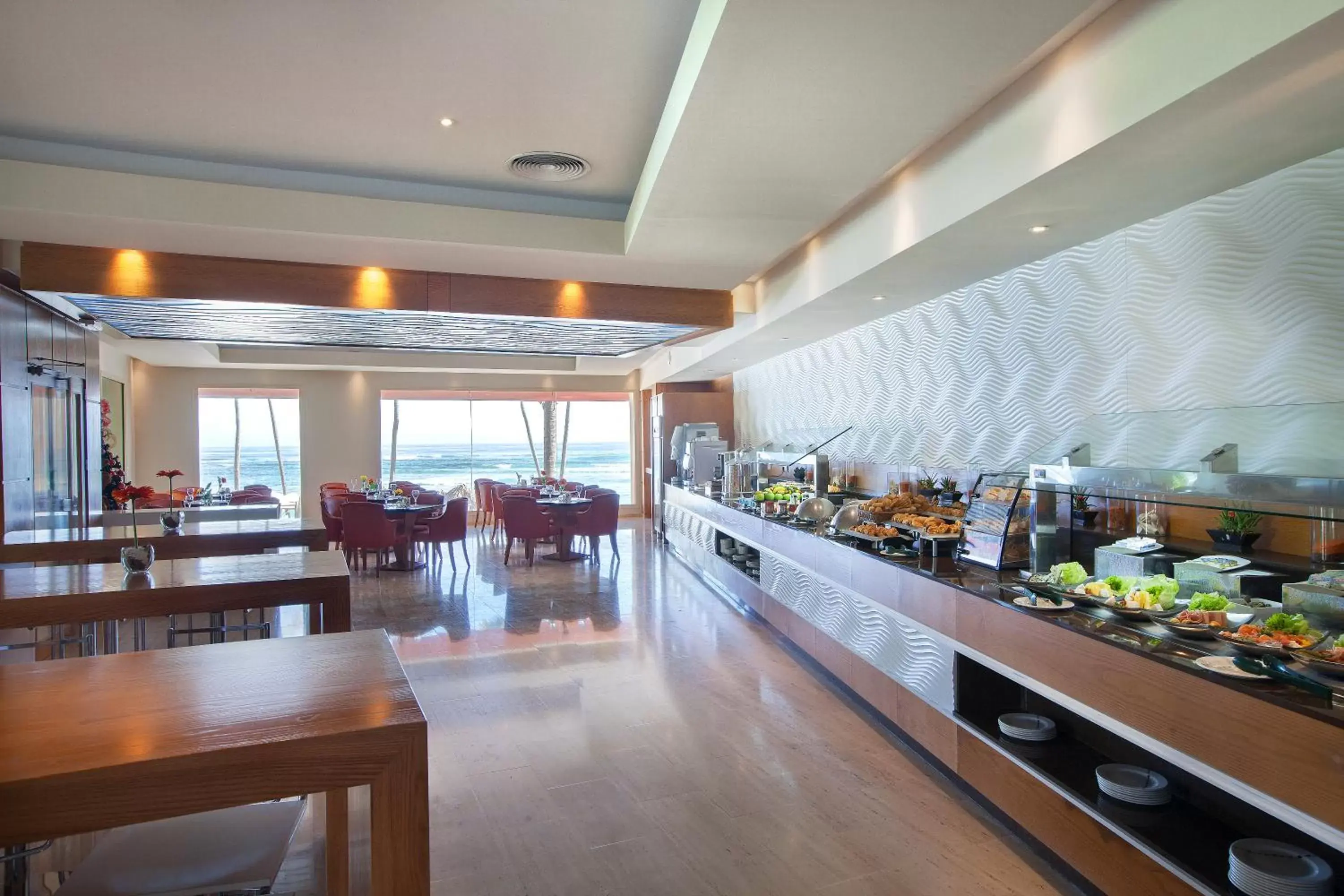 Lounge or bar in Majestic Elegance Punta Cana - All Inclusive Lounge or bar in Majestic Elegance Punta Cana - All Inclusive