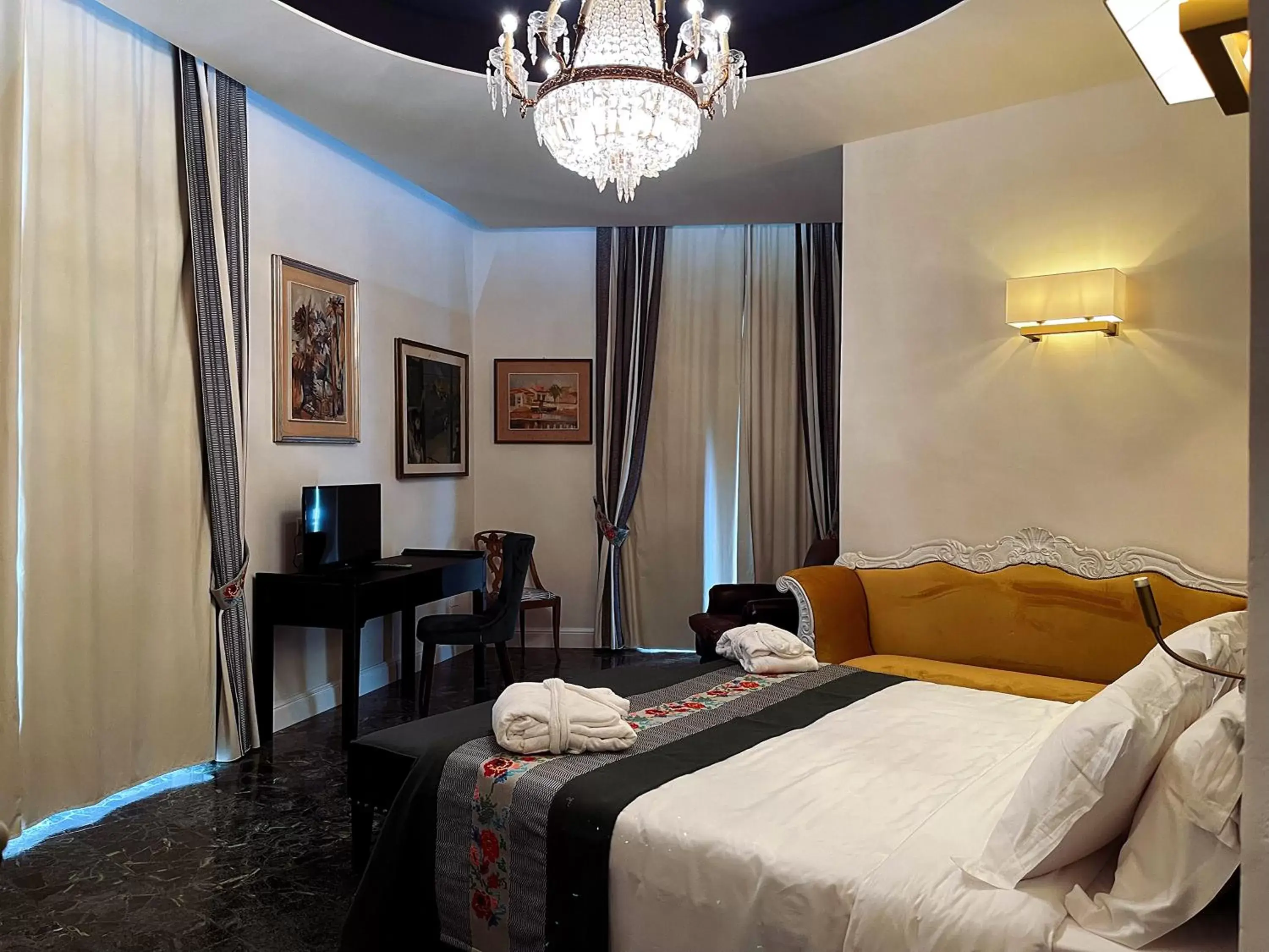 Photo of the whole room, Bed in Kemani Villa Sara Olbia