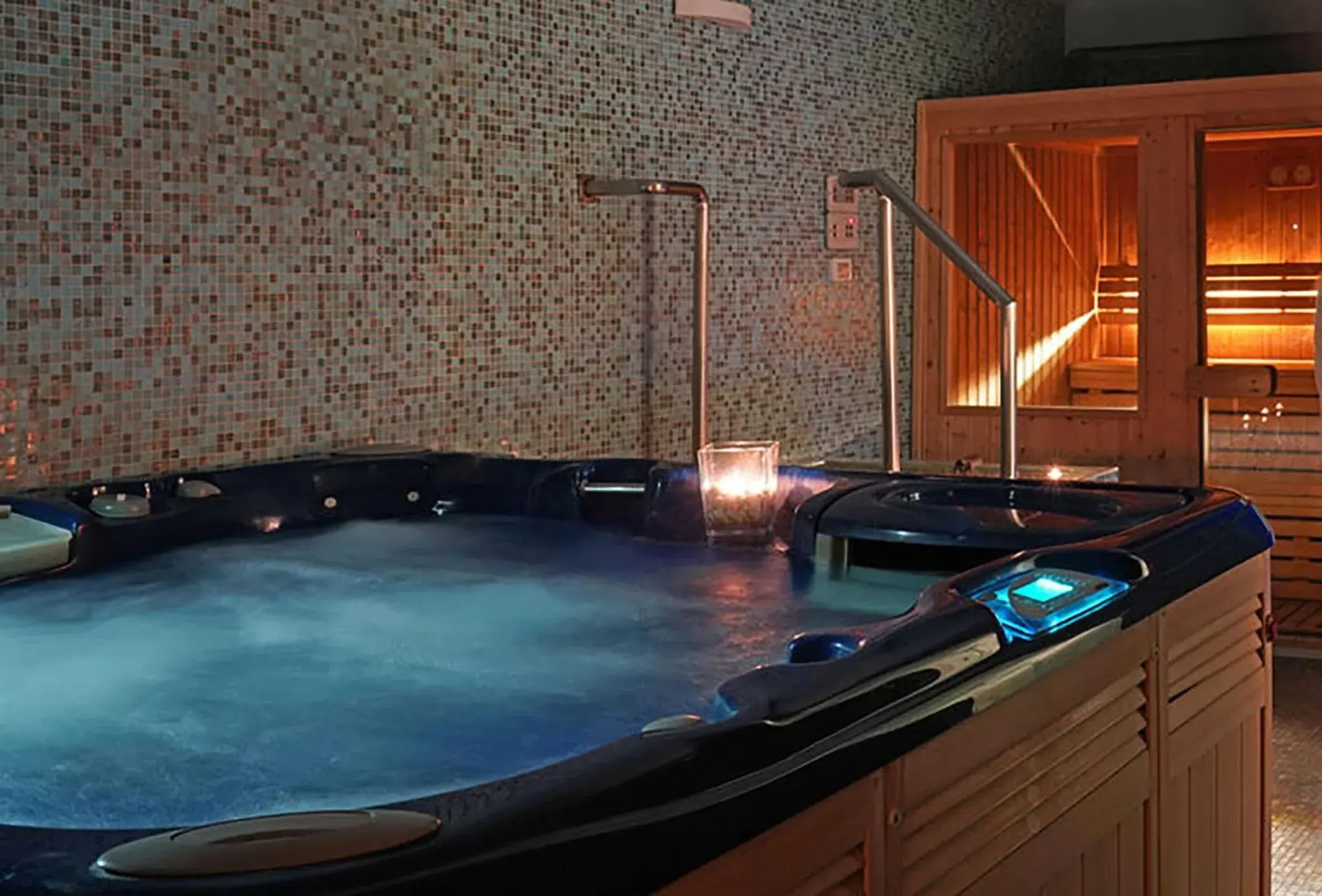 Hot Tub in Mefuta Hotel