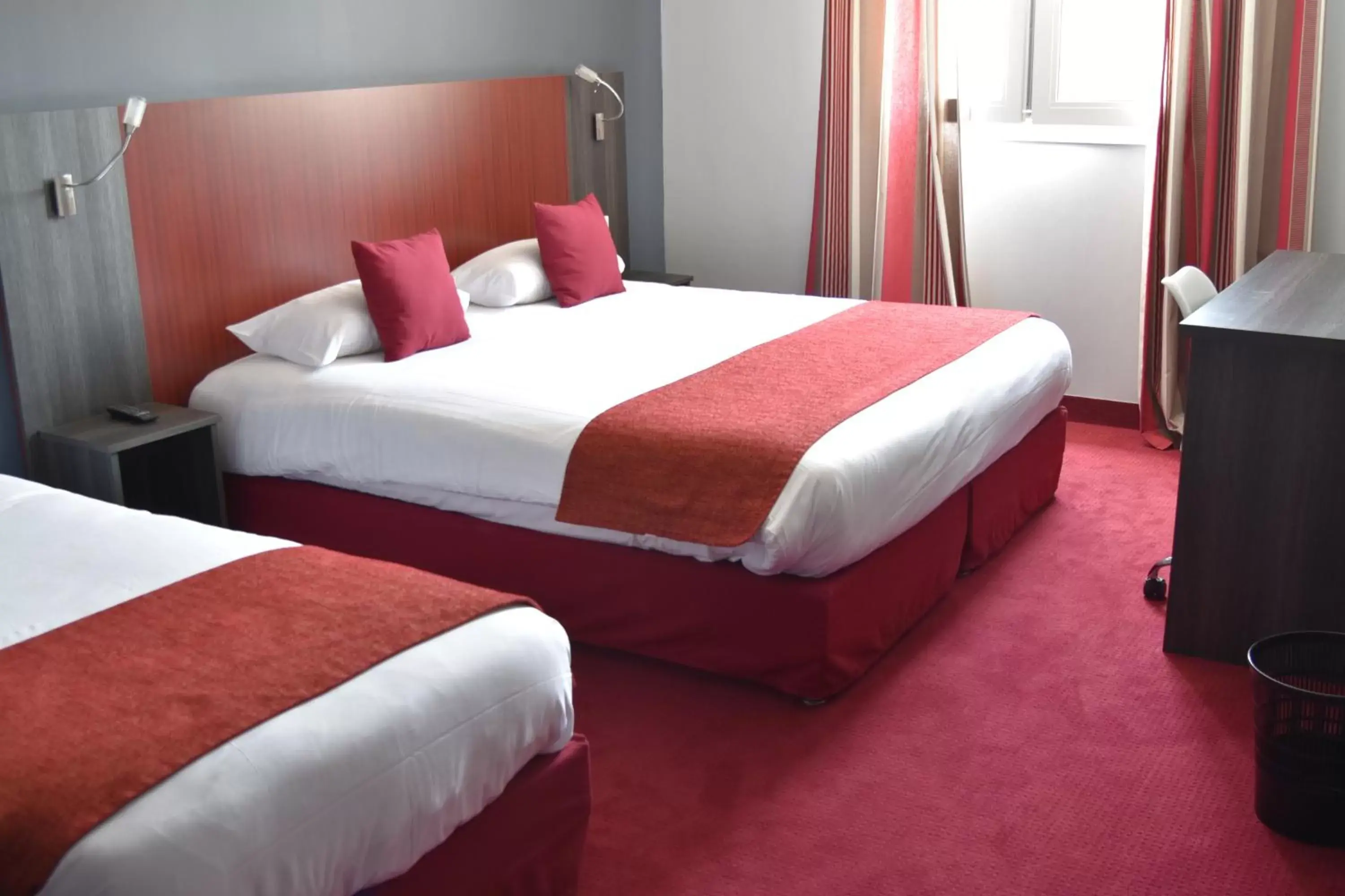Bedroom, Bed in The Originals City, Le Mas de Grille, Montpellier Sud