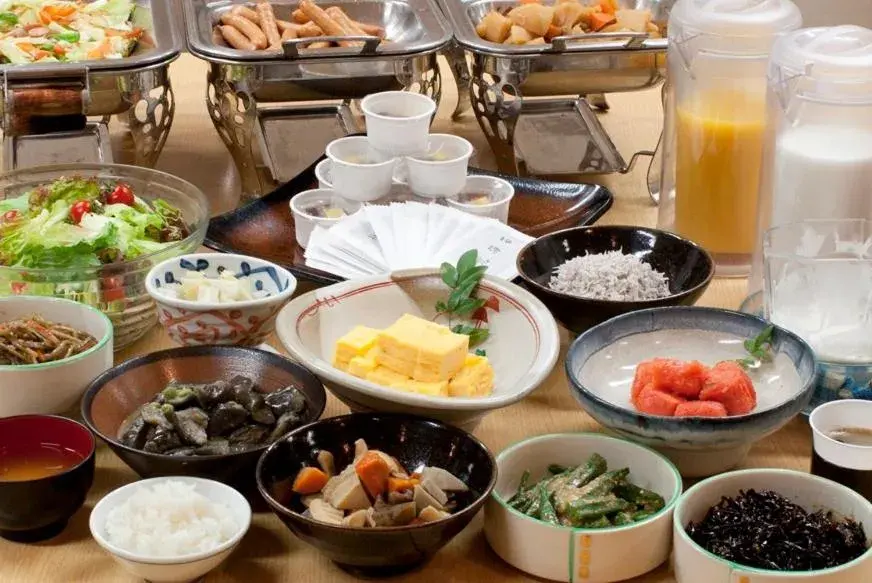 Food and drinks in Smile Hotel Nihonbashi Mitsukoshimae