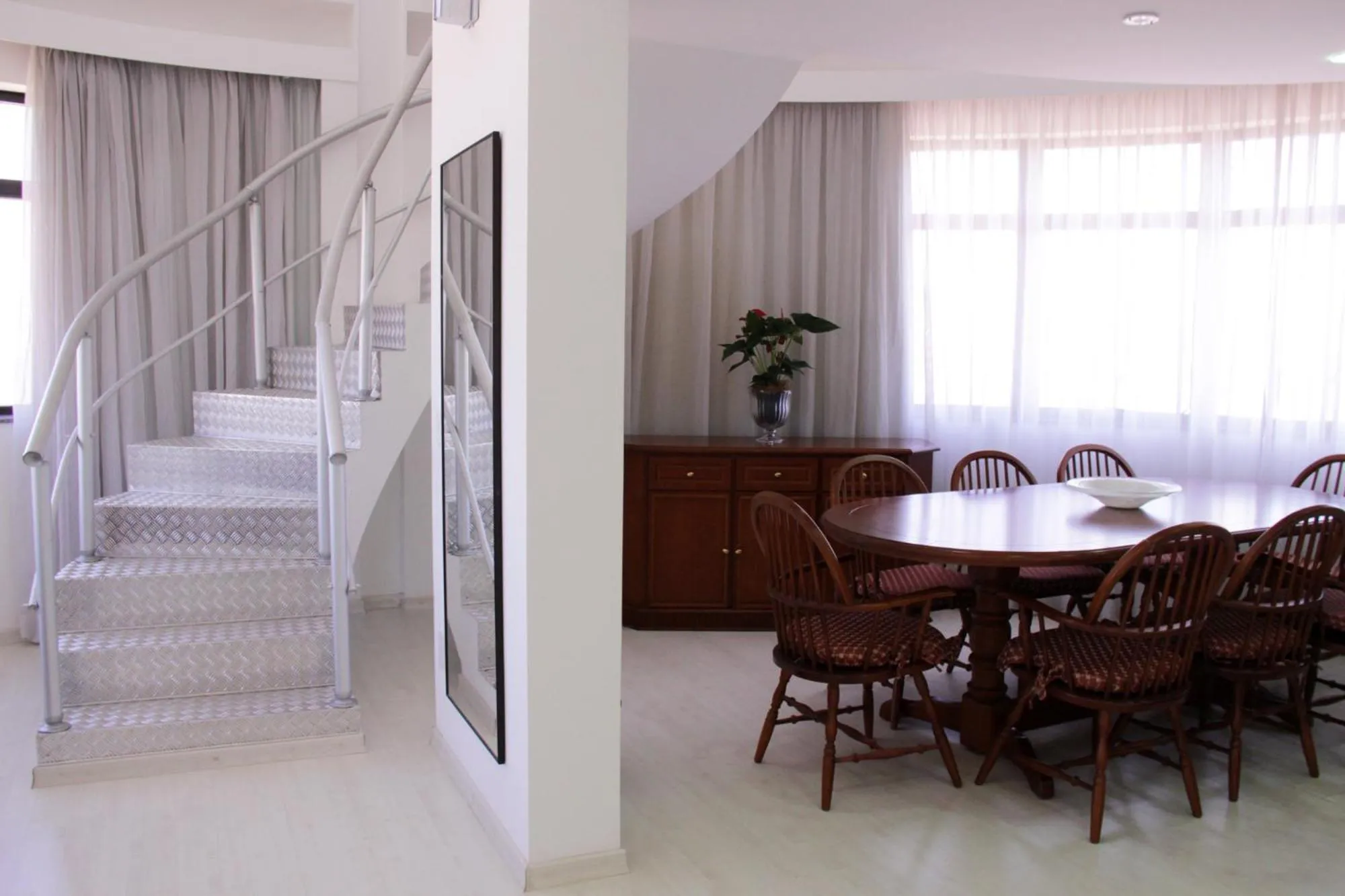 Living room in Marques Plaza Hotel