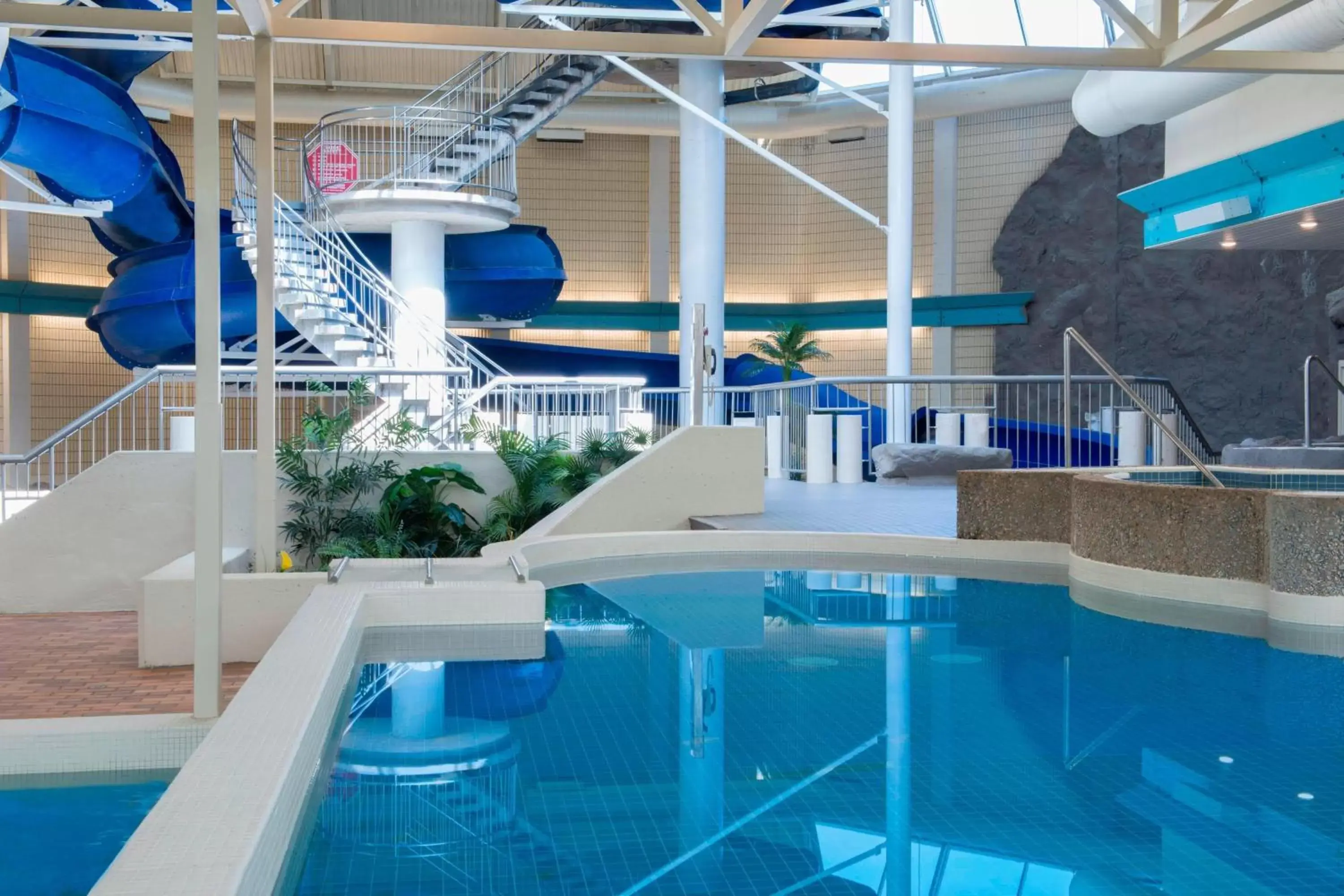 Fitness centre/facilities, Swimming Pool in Sheraton Cavalier Saskatoon Hotel