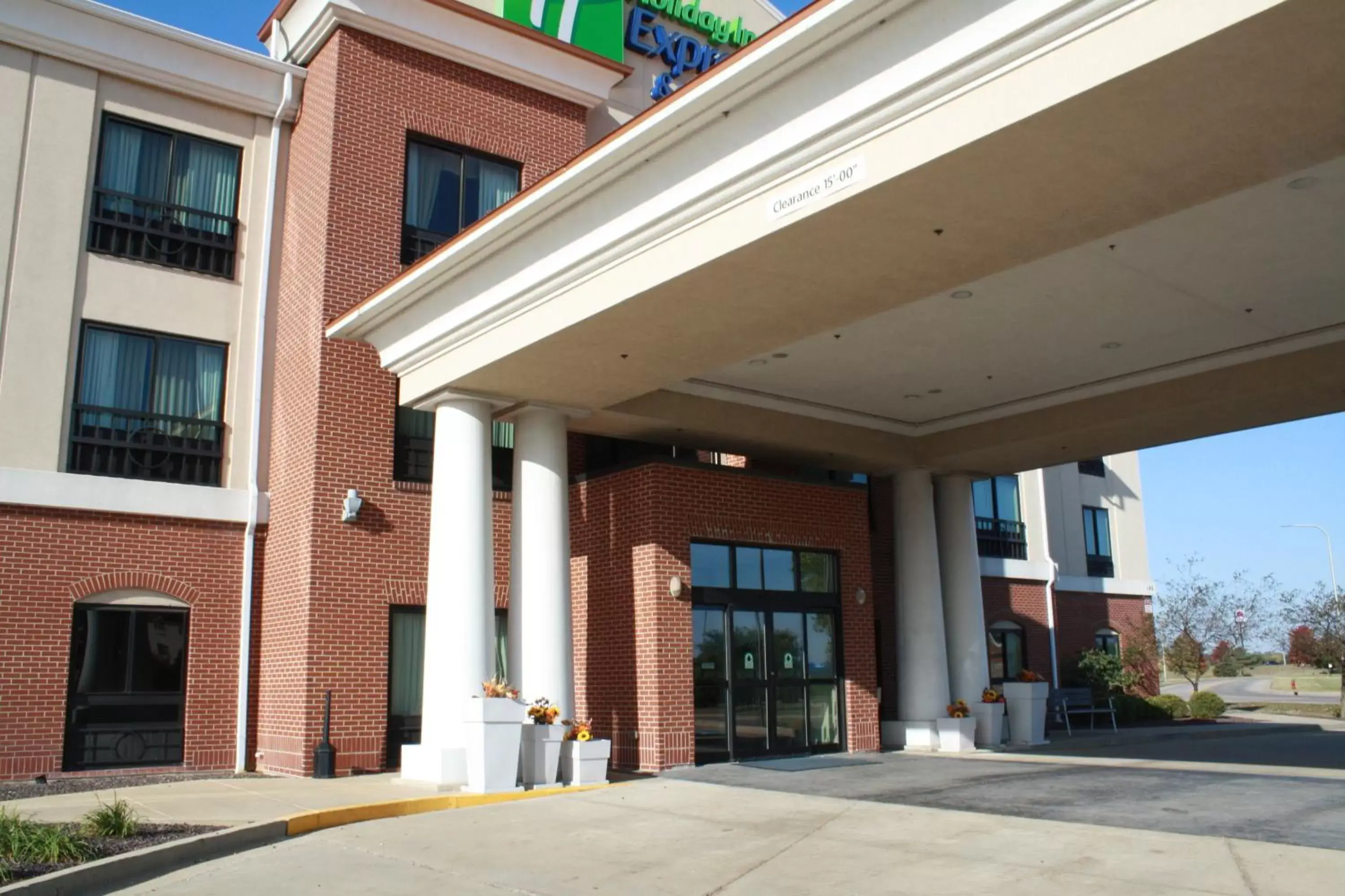 Property building in Holiday Inn Express & Suites Morton Peoria Area, an IHG Hotel