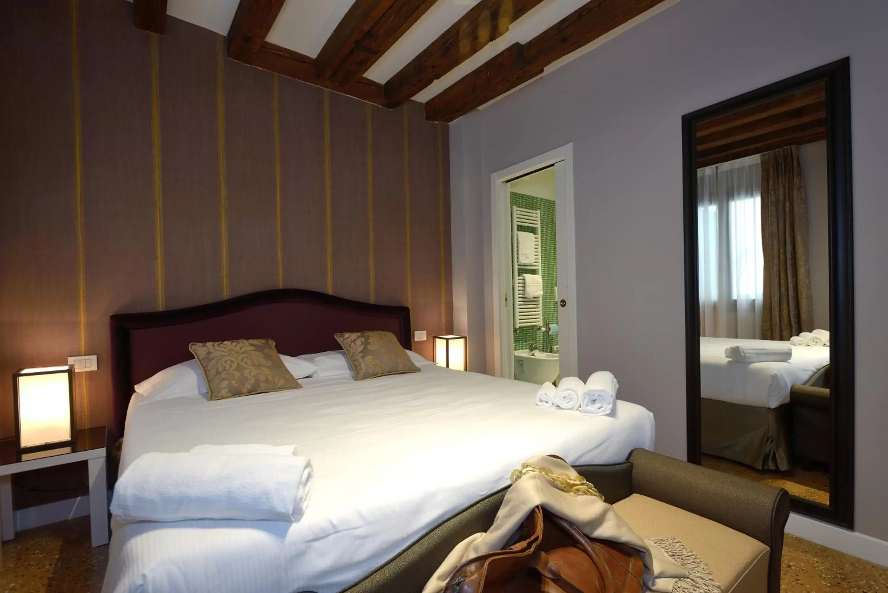 Bedroom, Bed in Residence La Fenice