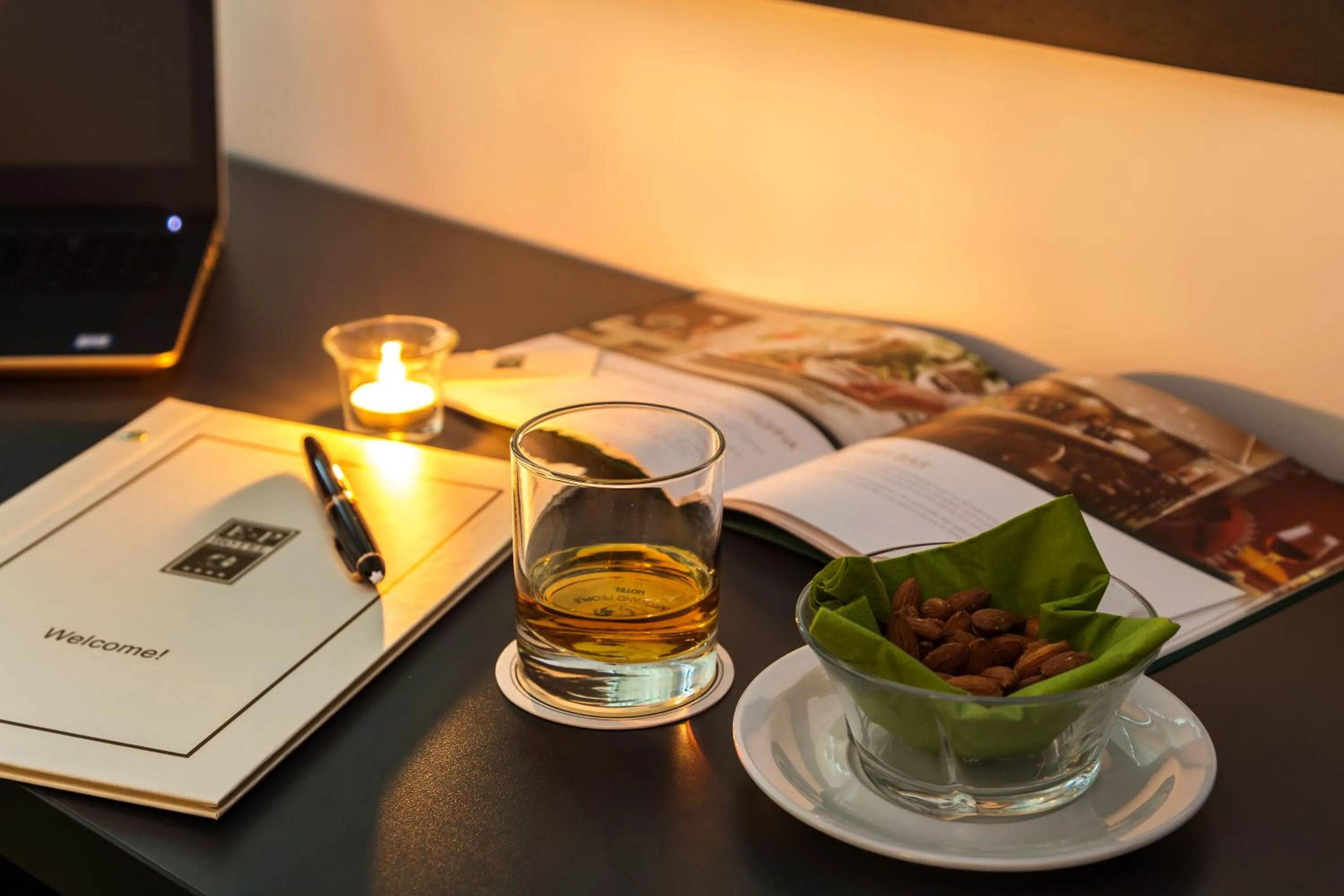 Food and drinks in Earth & People Hotel & SPA - Free Parking & Swimming Pool