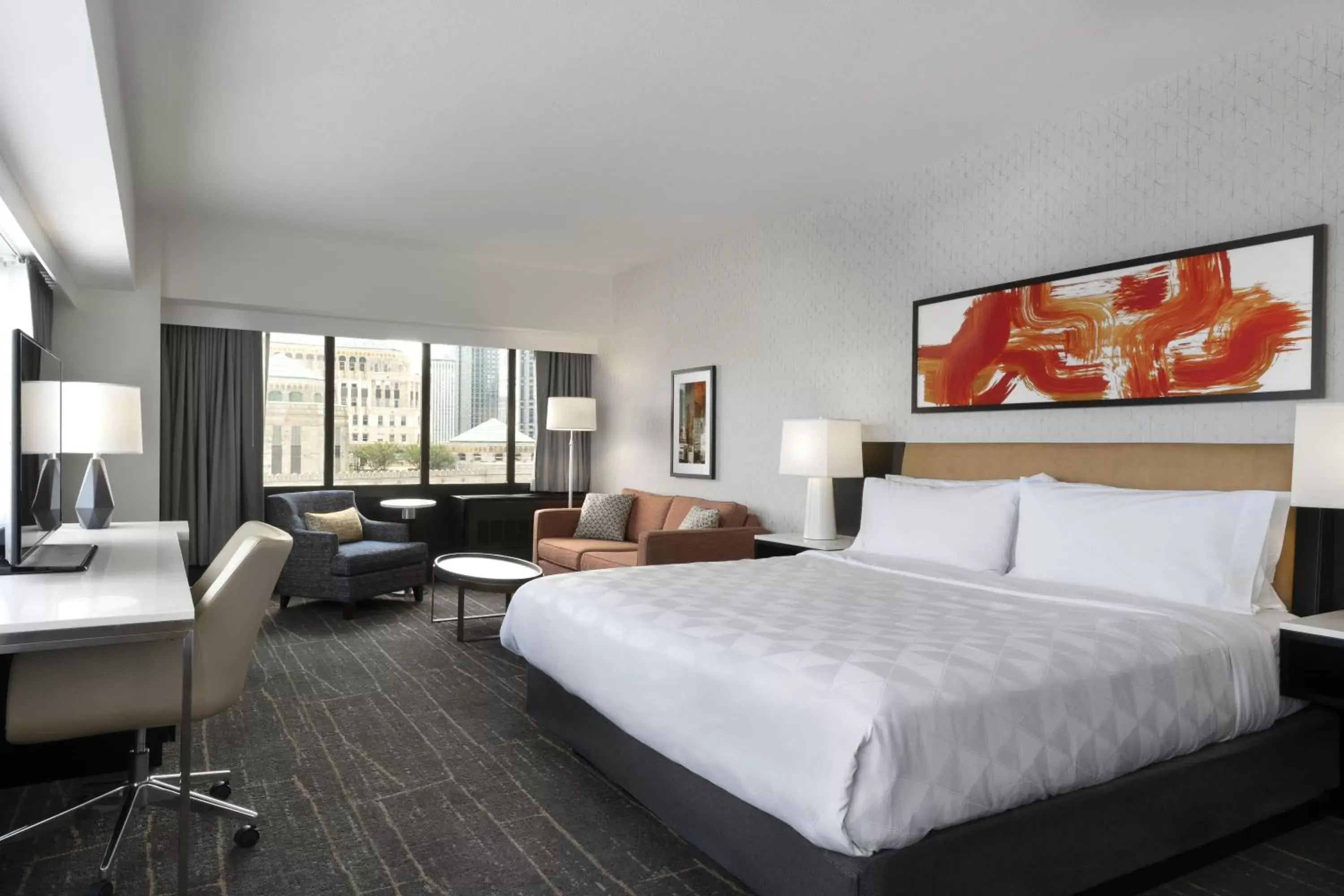 Bed in Holiday Inn - Chicago Dwtn - Wolf Point, an IHG Hotel