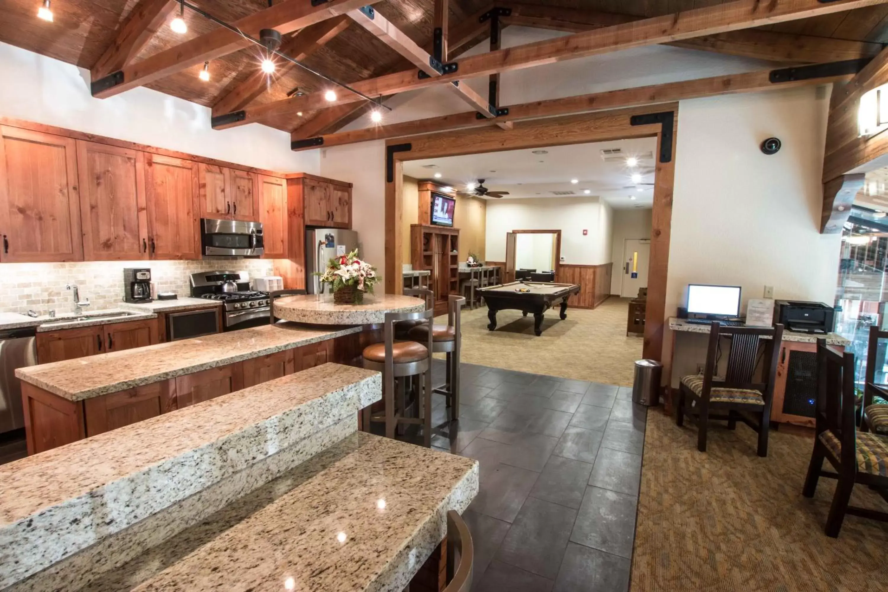 Communal kitchen, Kitchen/Kitchenette in Mountain Retreat Resort, a VRI resort