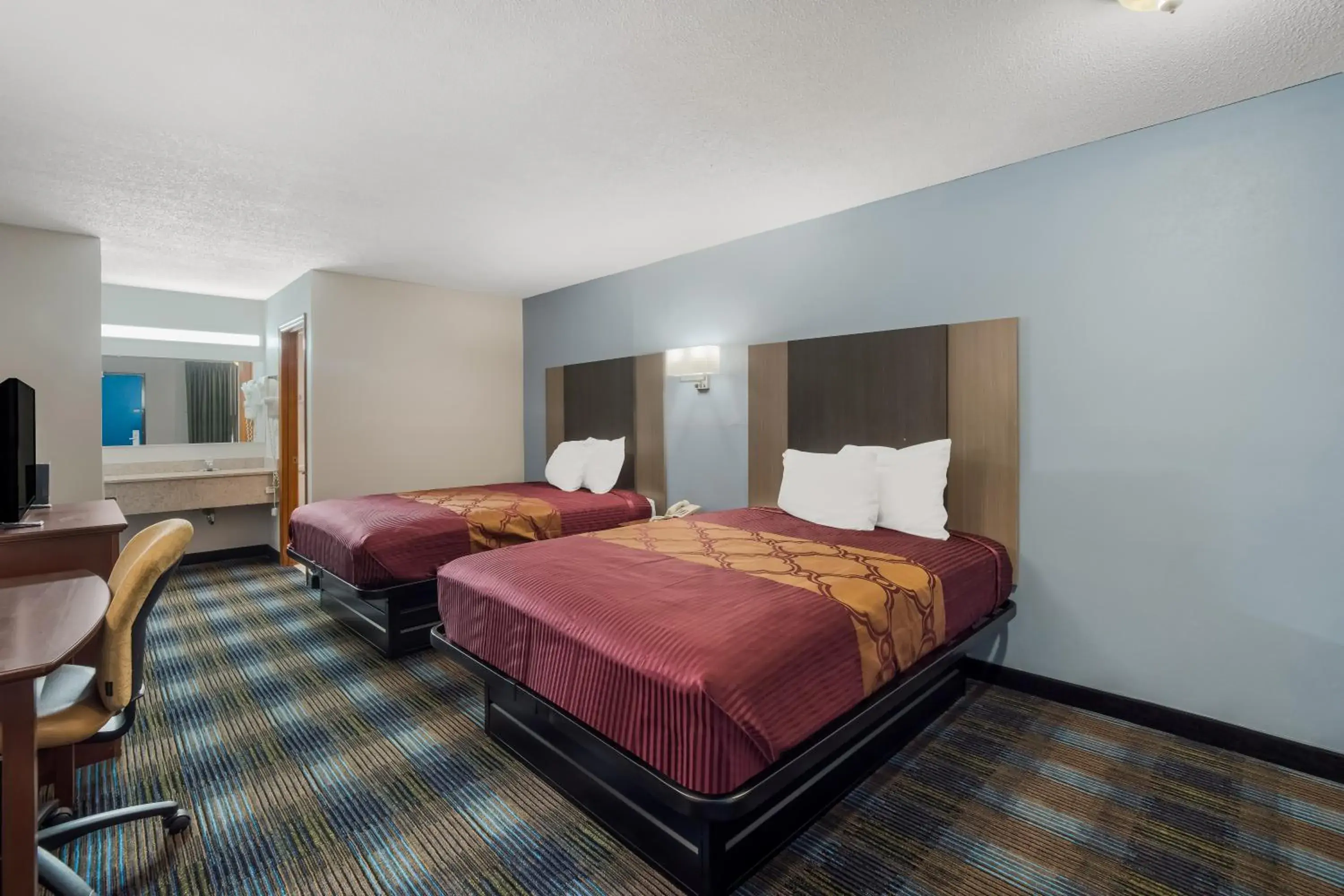 Bed in Rodeway Inn Augusta West - Fort Eisenhower Bed in Rodeway Inn Augusta West - Fort Eisenhower