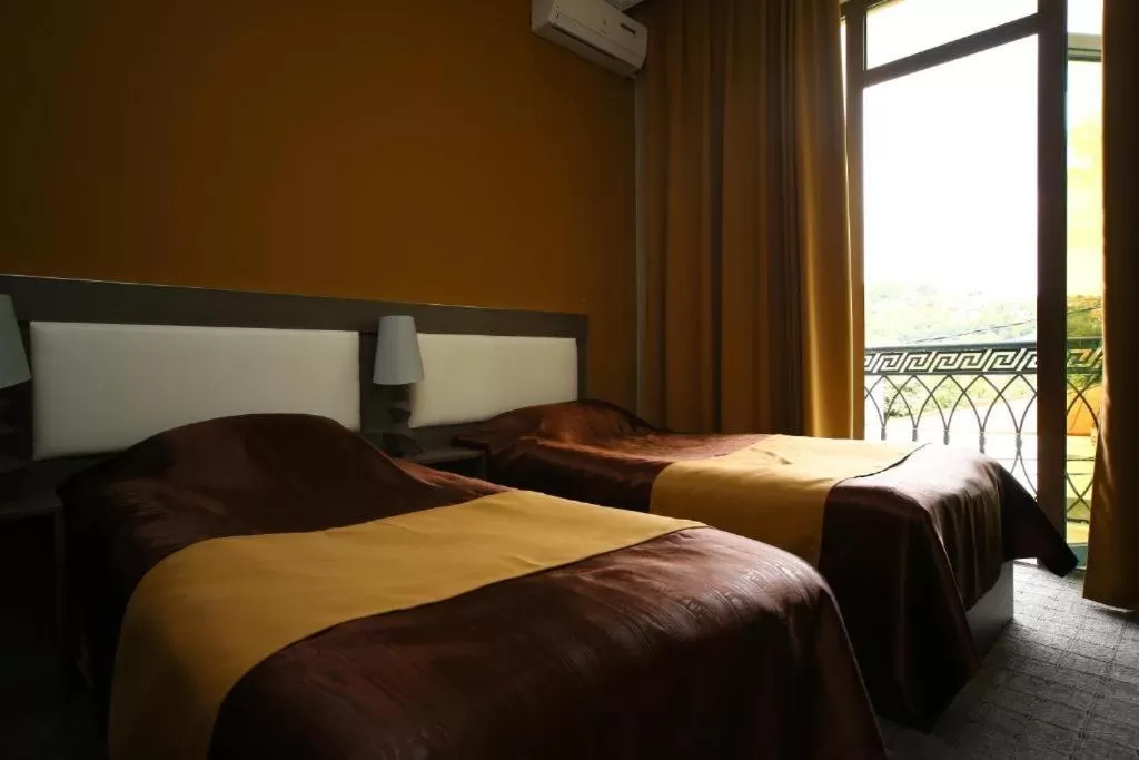 Twin Room - single occupancy in Discovery Hotel