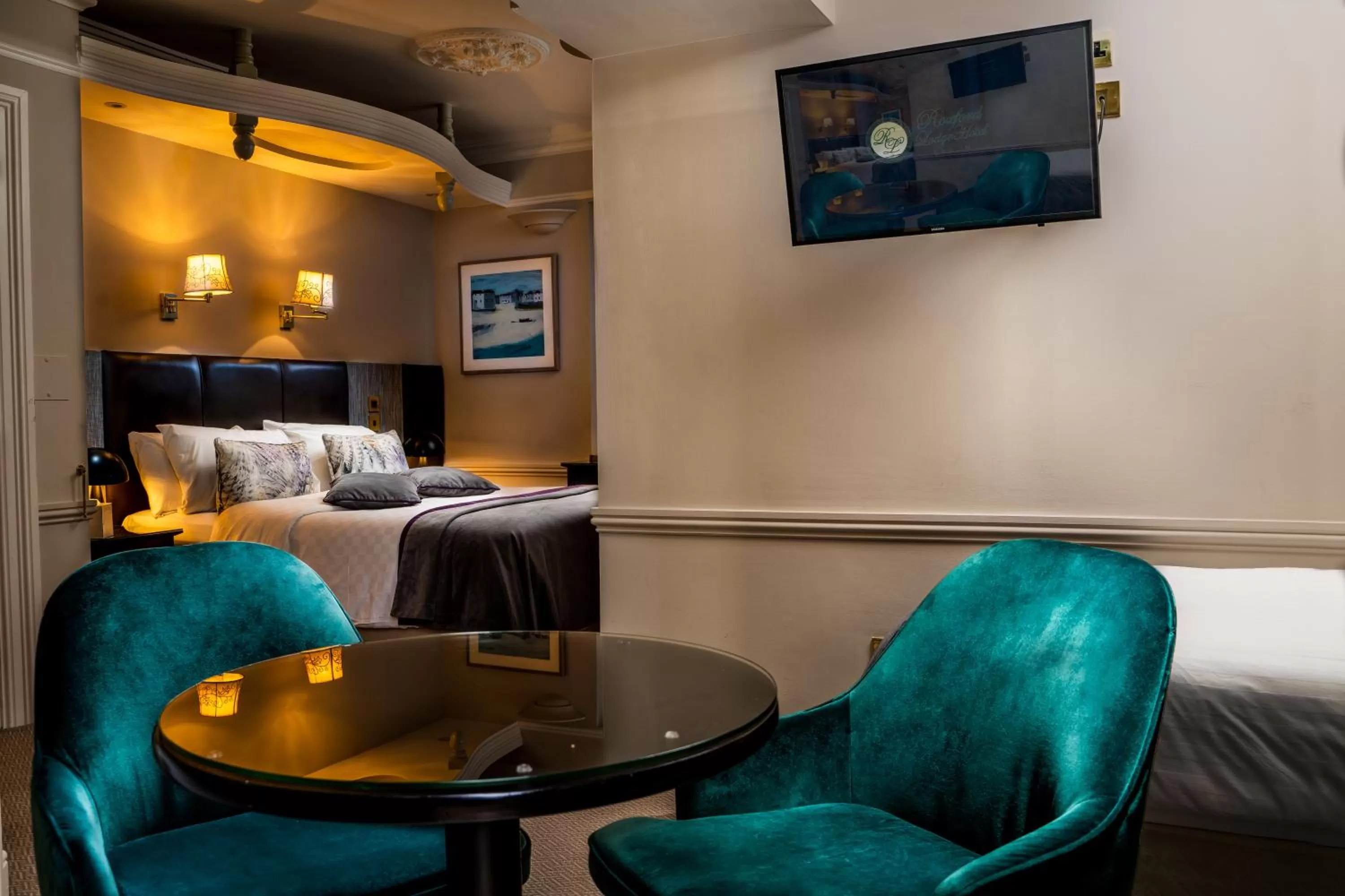 Photo of the whole room, Bed in Roxford Lodge Hotel