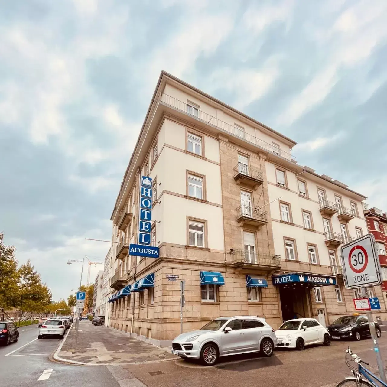 Property Building in Hotel bei Tante ALMA