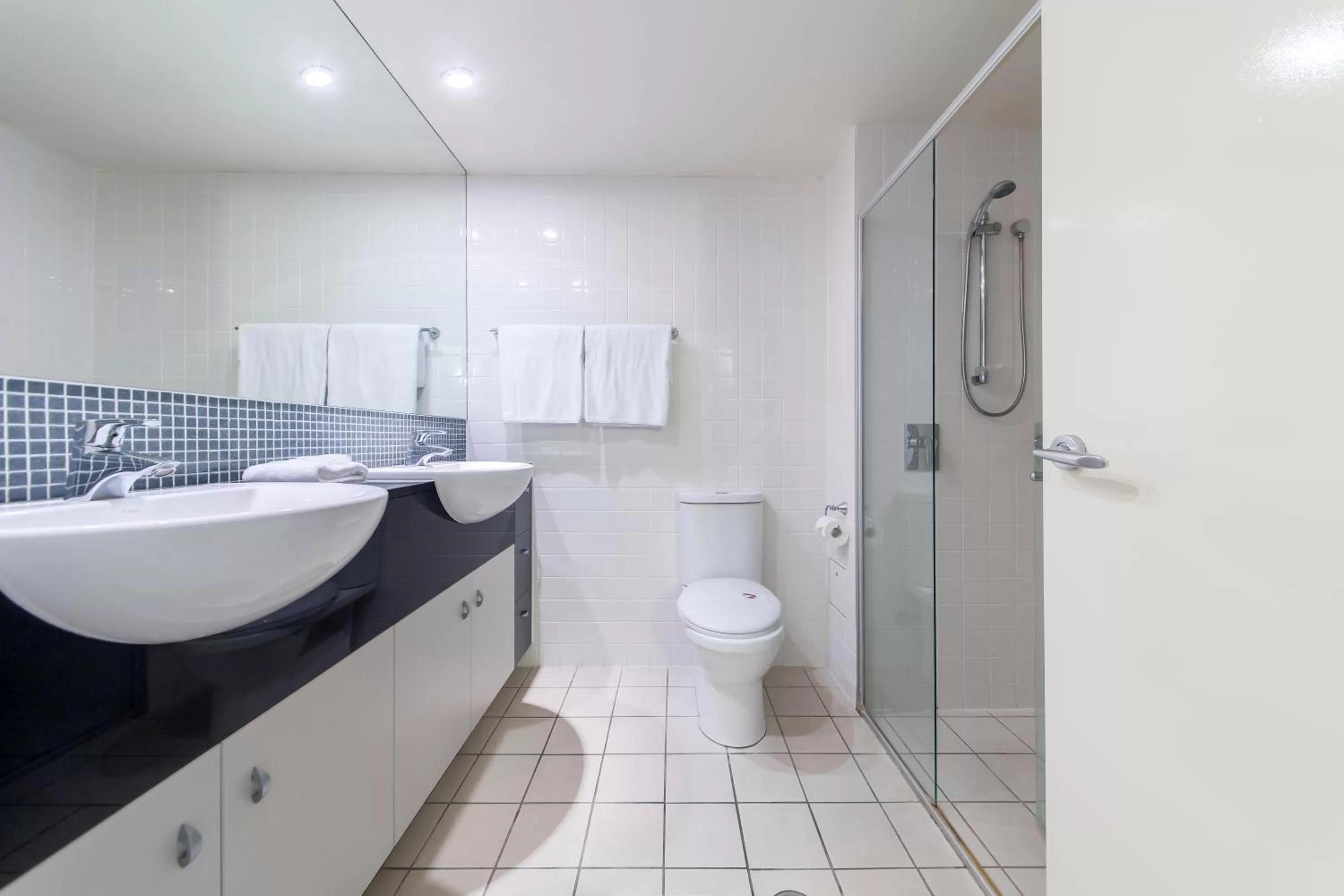 Shower in Pumicestone Blue