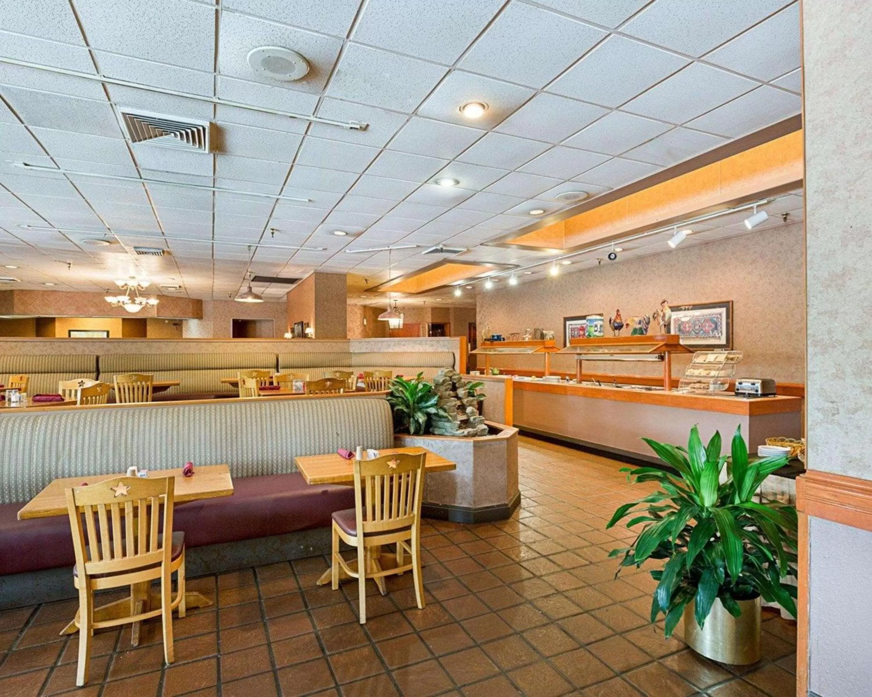 Restaurant/places to eat in GreenTree Hotel & Extended Stay I-10 FWY Houston, Channelview, Baytown