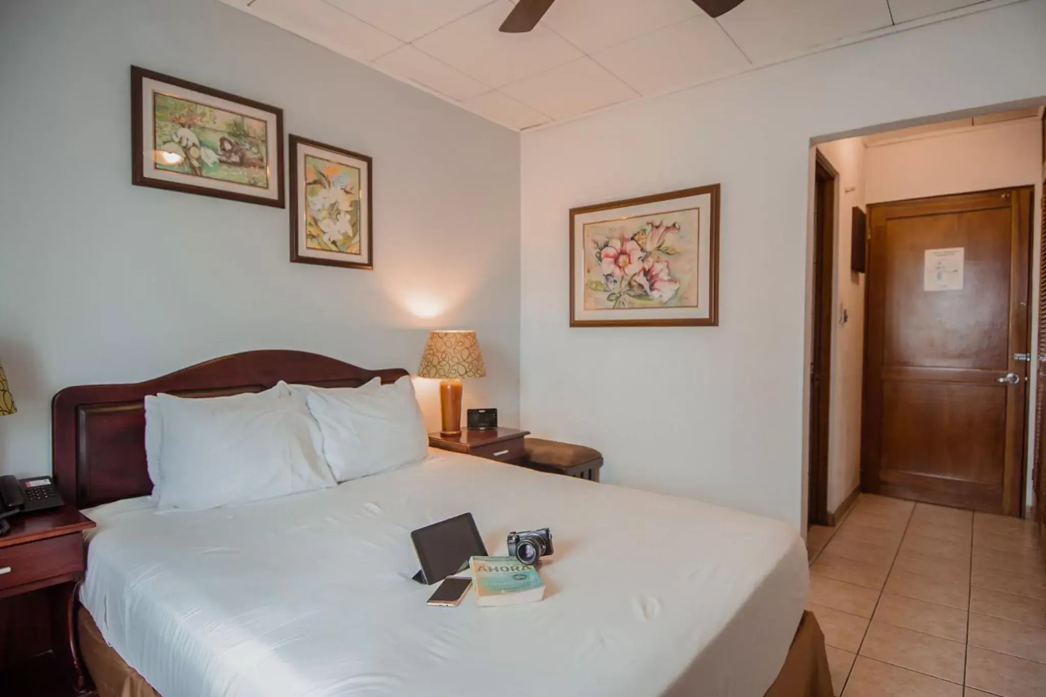 Bedroom, Bed in La Sabana Hotel Suites Apartments